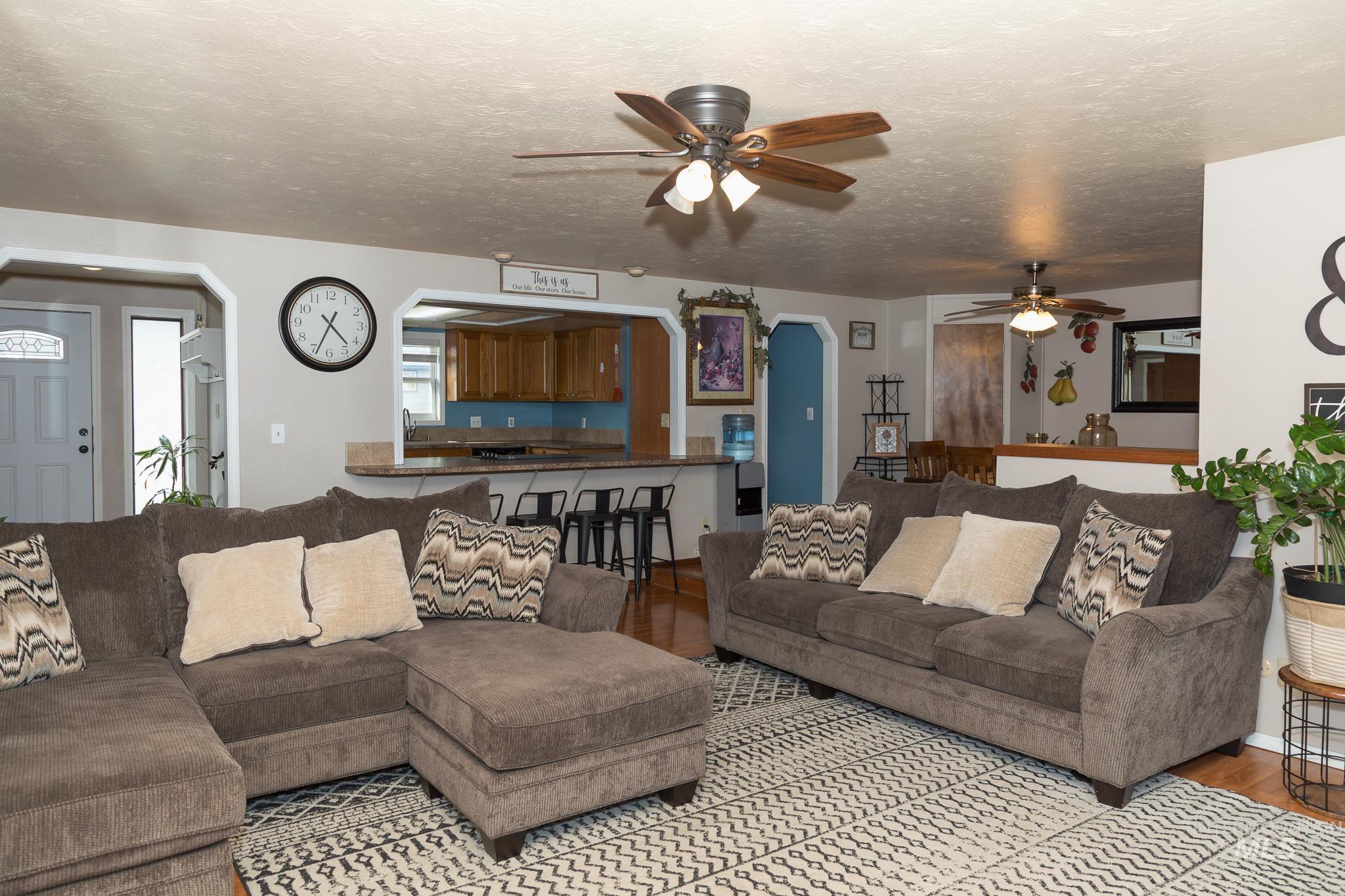 591 NW 11th St, Ontario, Oregon 97914, 3 Bedrooms, 2 Bathrooms, Residential For Sale, Price $325,000, 98977697