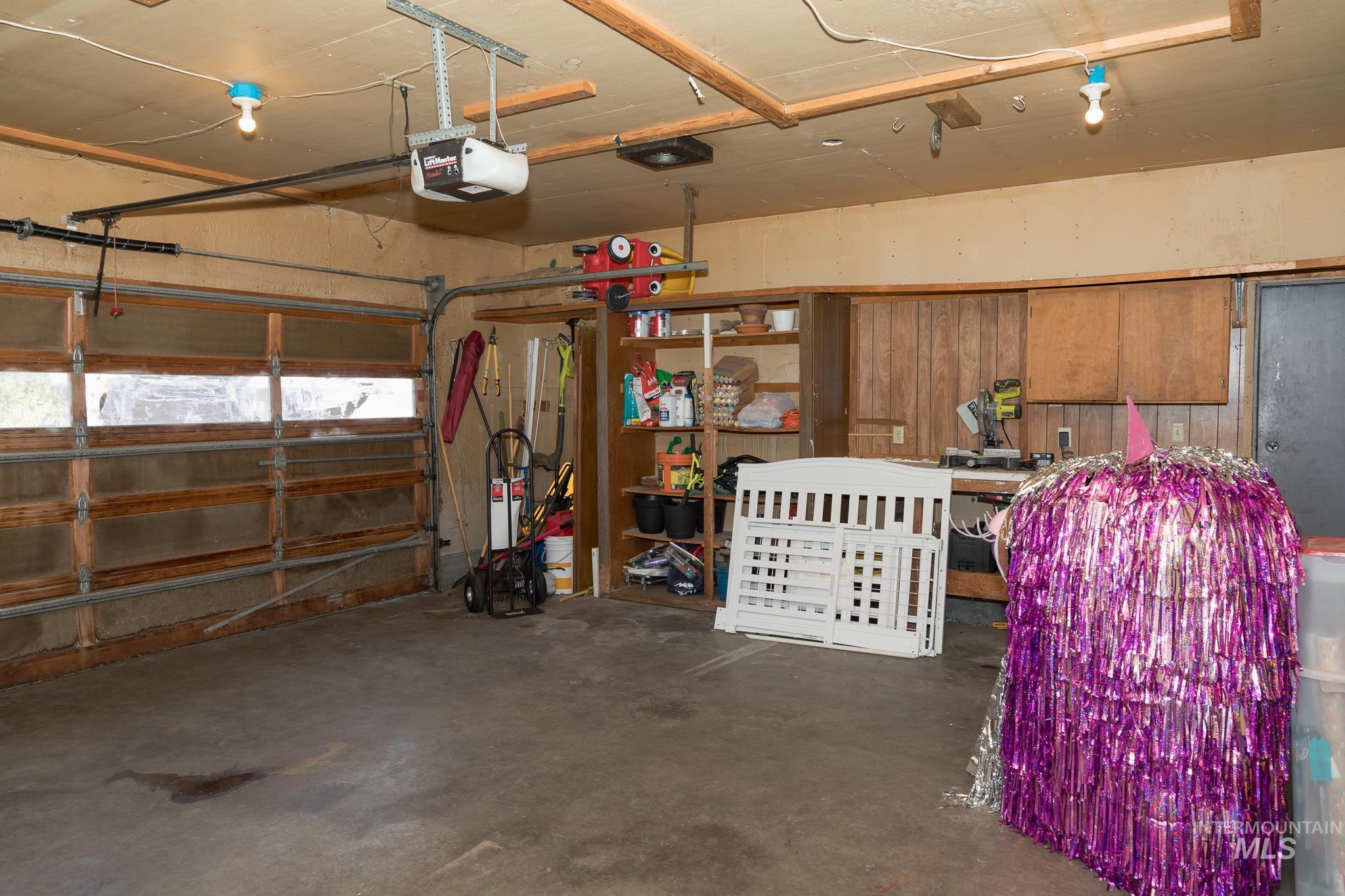 591 NW 11th St, Ontario, Oregon 97914, 3 Bedrooms, 2 Bathrooms, Residential For Sale, Price $325,000, 98977697