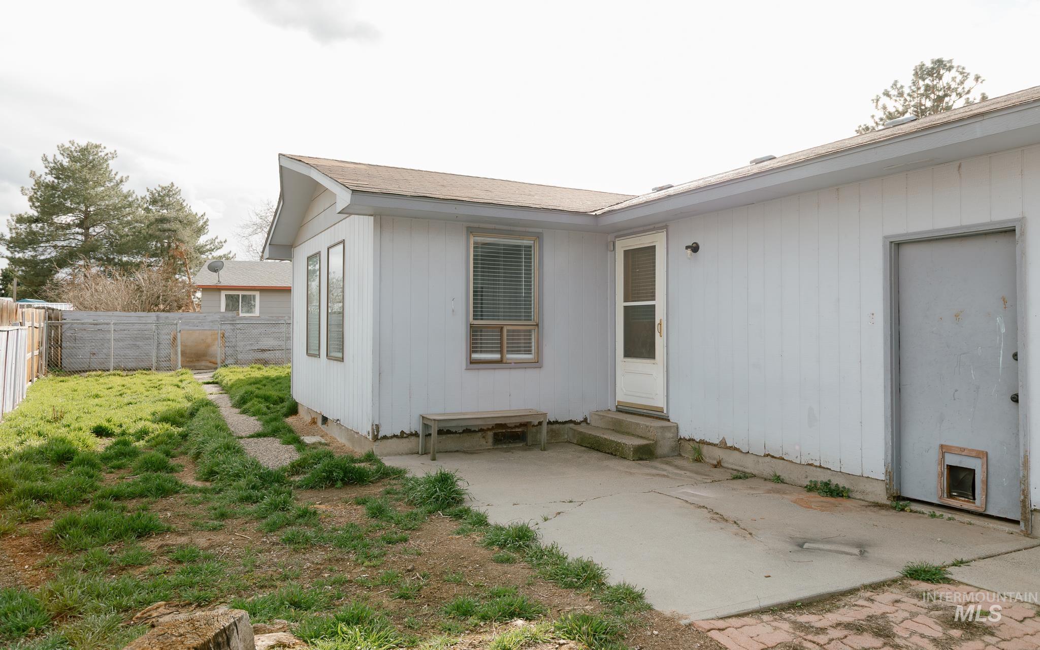 591 NW 11th St, Ontario, Oregon 97914, 3 Bedrooms, 2 Bathrooms, Residential For Sale, Price $325,000, 98977697