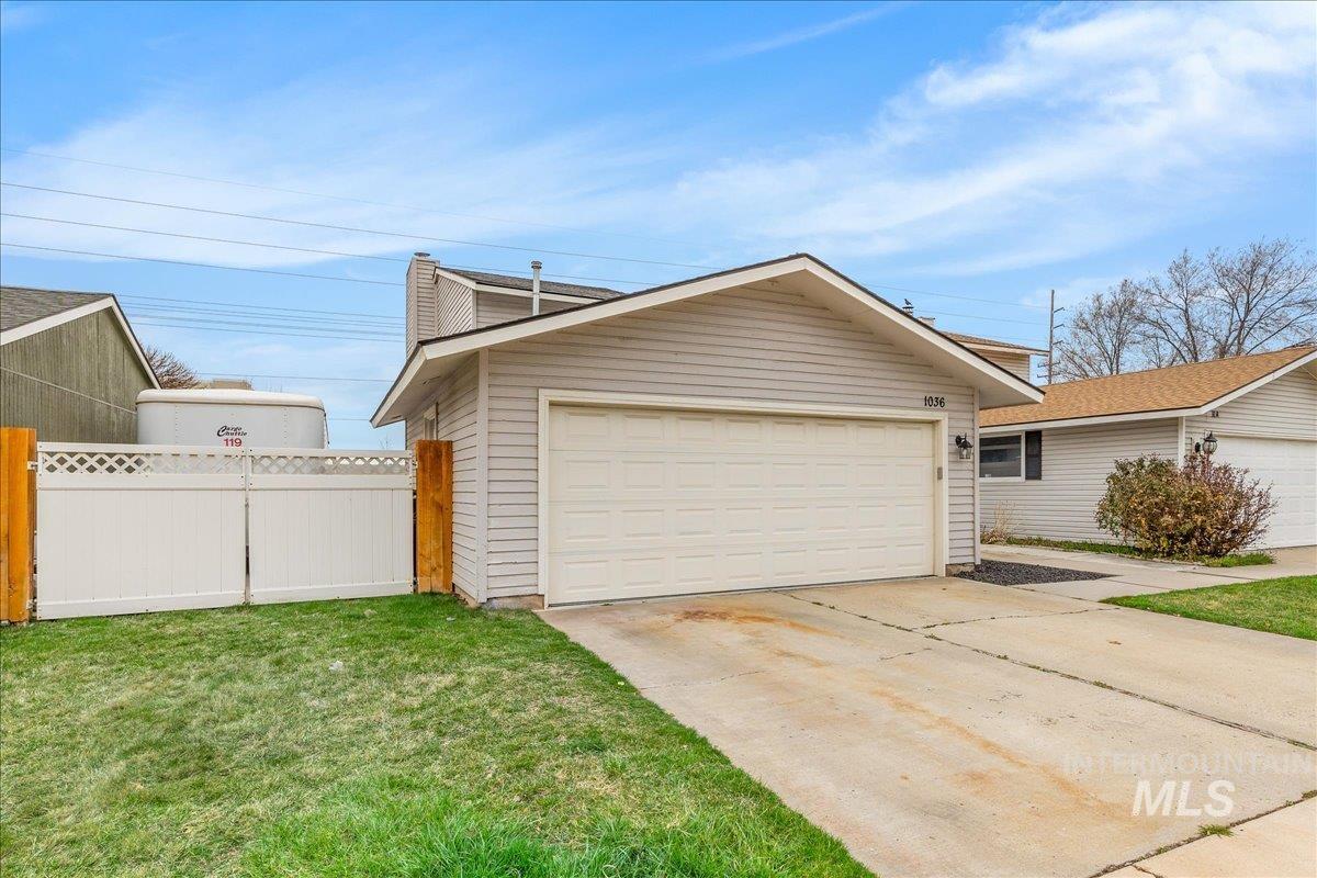 1036 W Crest Wood Dr, Meridian, Idaho 83642, 3 Bedrooms, 1.5 Bathrooms, Residential For Sale, Price $369,900, 98977703