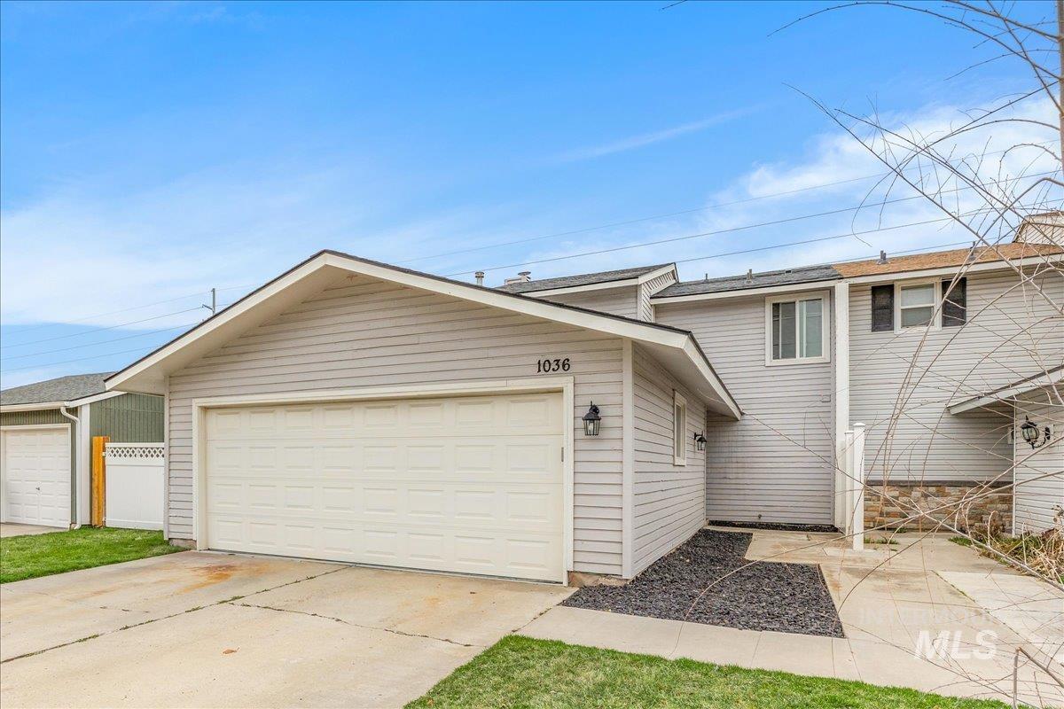 1036 W Crest Wood Dr, Meridian, Idaho 83642, 3 Bedrooms, 1.5 Bathrooms, Residential For Sale, Price $374,900, 98977703