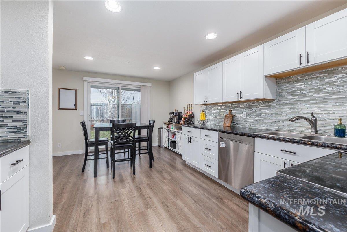 1036 W Crest Wood Dr, Meridian, Idaho 83642, 3 Bedrooms, 1.5 Bathrooms, Residential For Sale, Price $374,900, 98977703