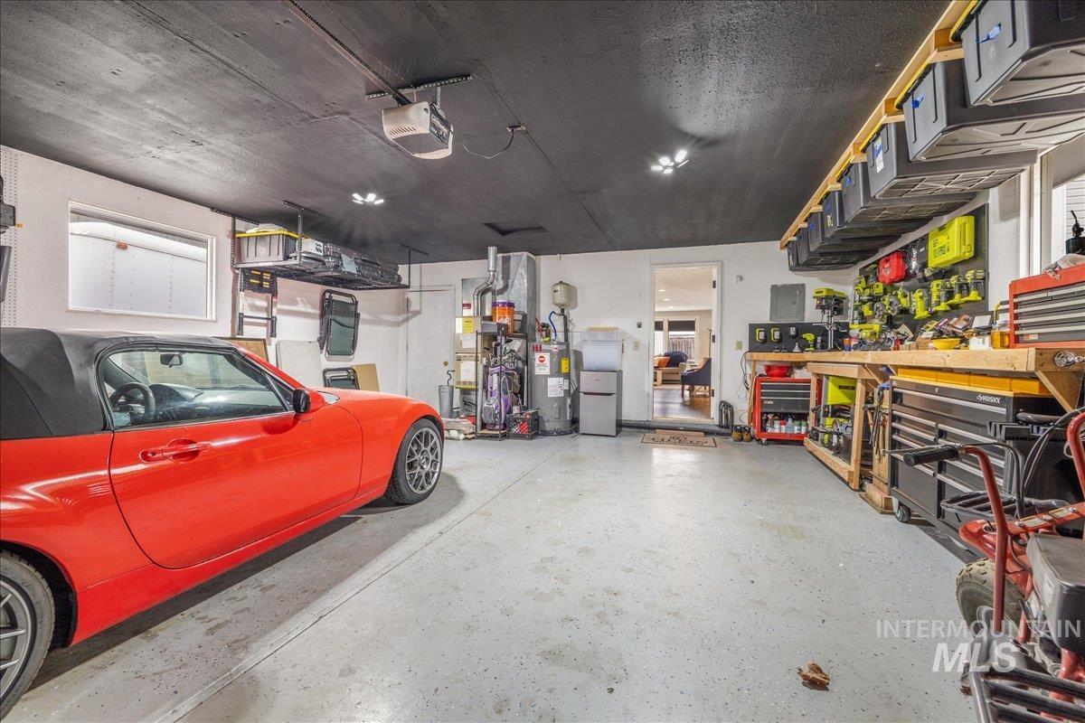 1036 W Crest Wood Dr, Meridian, Idaho 83642, 3 Bedrooms, 1.5 Bathrooms, Residential For Sale, Price $374,900, 98977703