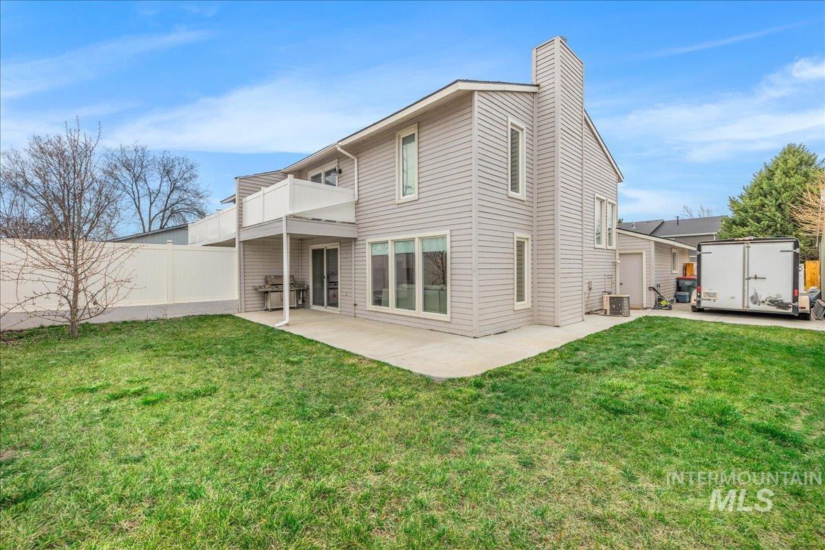 1036 W Crest Wood Dr, Meridian, Idaho 83642, 3 Bedrooms, 1.5 Bathrooms, Residential For Sale, Price $374,900, 98977703