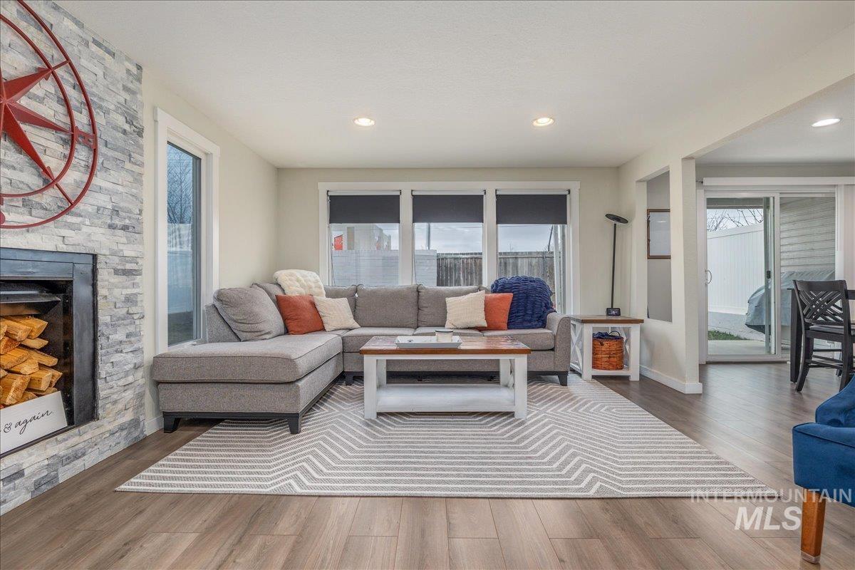 1036 W Crest Wood Dr, Meridian, Idaho 83642, 3 Bedrooms, 1.5 Bathrooms, Residential For Sale, Price $374,900, 98977703