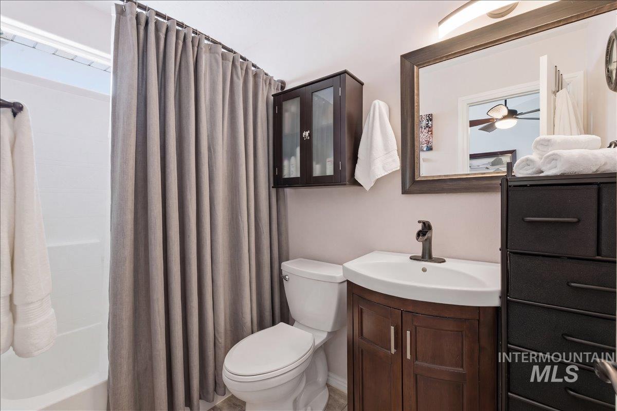 2509 E Lily Ave, Nampa, Idaho 83686, 4 Bedrooms, 2 Bathrooms, Residential For Sale, Price $375,000, 98977704