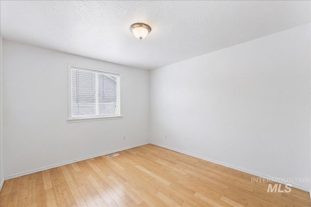 2509 E Lily Ave, Nampa, Idaho 83686, 4 Bedrooms, 2 Bathrooms, Residential For Sale, Price $375,000, 98977704