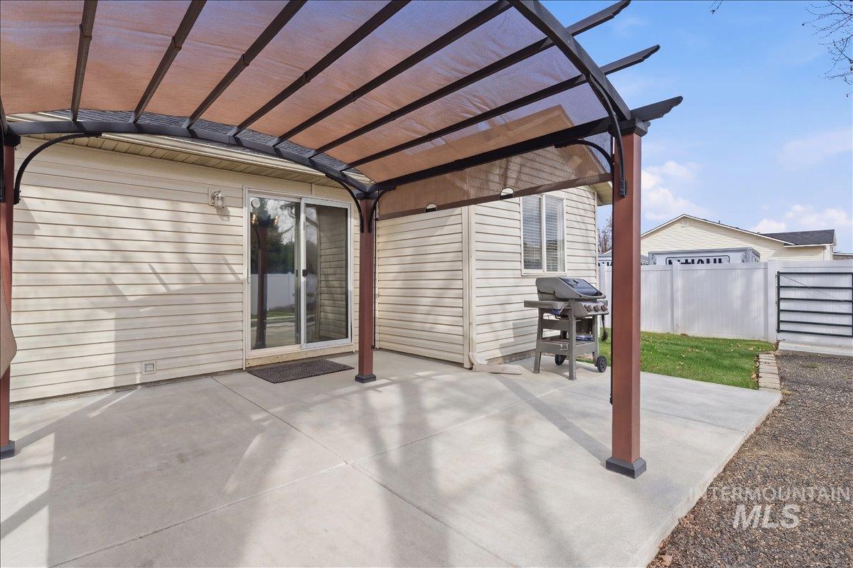 2509 E Lily Ave, Nampa, Idaho 83686, 4 Bedrooms, 2 Bathrooms, Residential For Sale, Price $375,000, 98977704