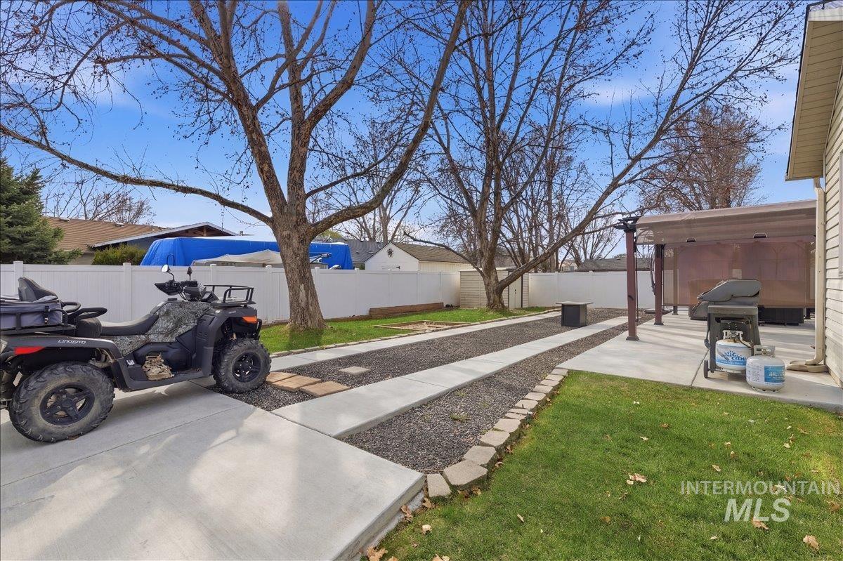 2509 E Lily Ave, Nampa, Idaho 83686, 4 Bedrooms, 2 Bathrooms, Residential For Sale, Price $375,000, 98977704