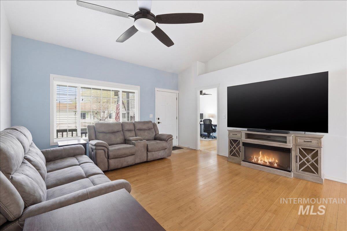 2509 E Lily Ave, Nampa, Idaho 83686, 4 Bedrooms, 2 Bathrooms, Residential For Sale, Price $375,000, 98977704