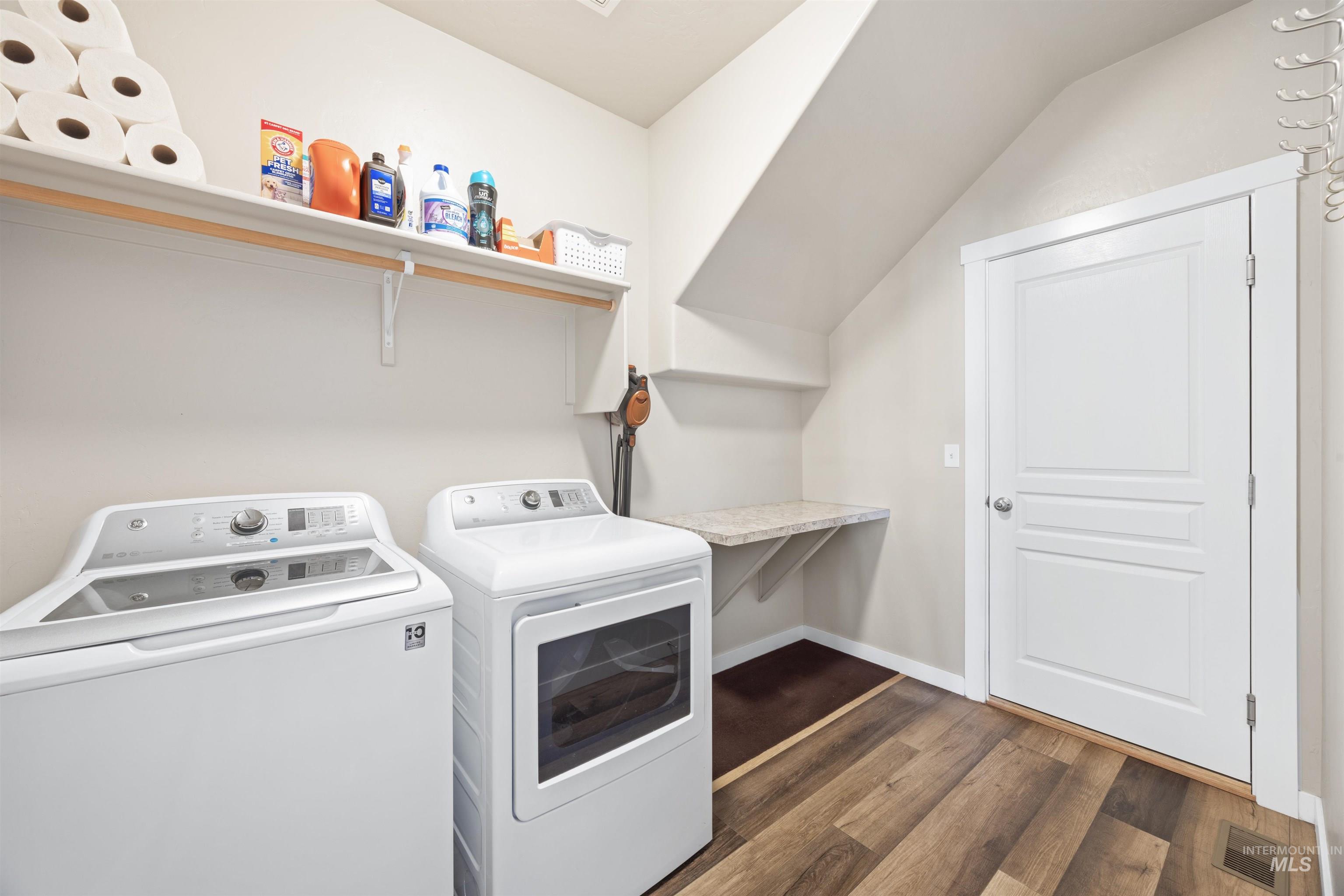 4202 W Peak Cloud Dr, Meridian, Idaho 83642, 3 Bedrooms, 2 Bathrooms, Residential For Sale, Price $484,900,MLS 98977705