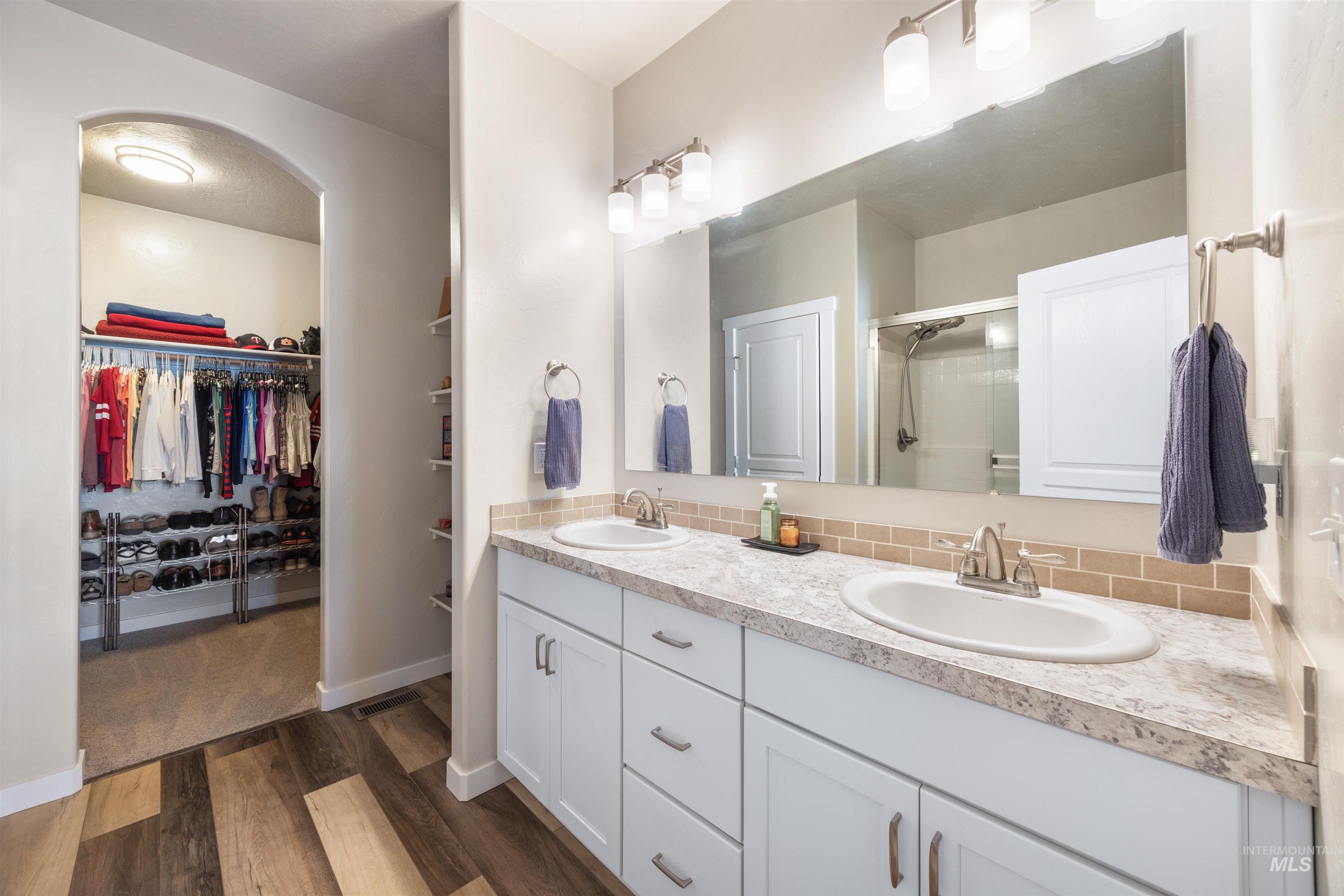 4202 W Peak Cloud Dr, Meridian, Idaho 83642, 3 Bedrooms, 2 Bathrooms, Residential For Sale, Price $484,900,MLS 98977705