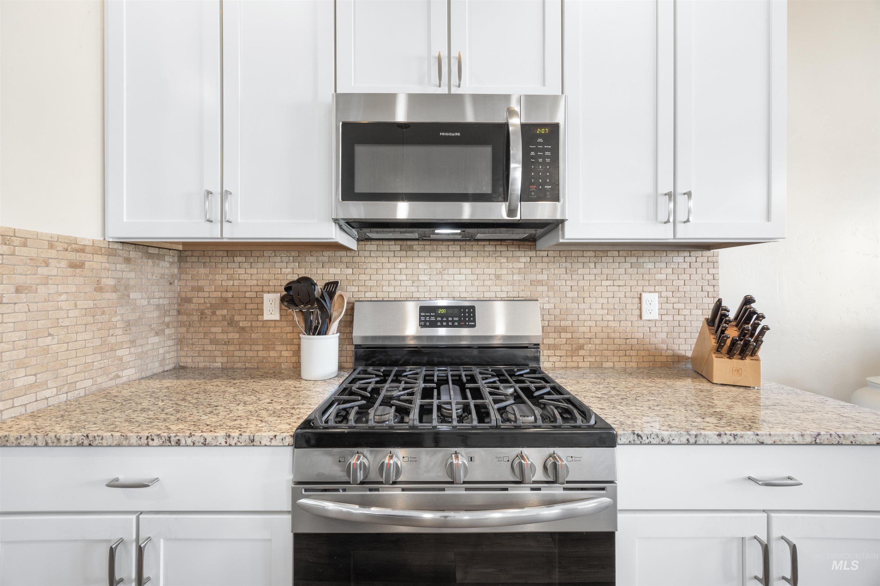 4202 W Peak Cloud Dr, Meridian, Idaho 83642, 3 Bedrooms, 2 Bathrooms, Residential For Sale, Price $484,900,MLS 98977705