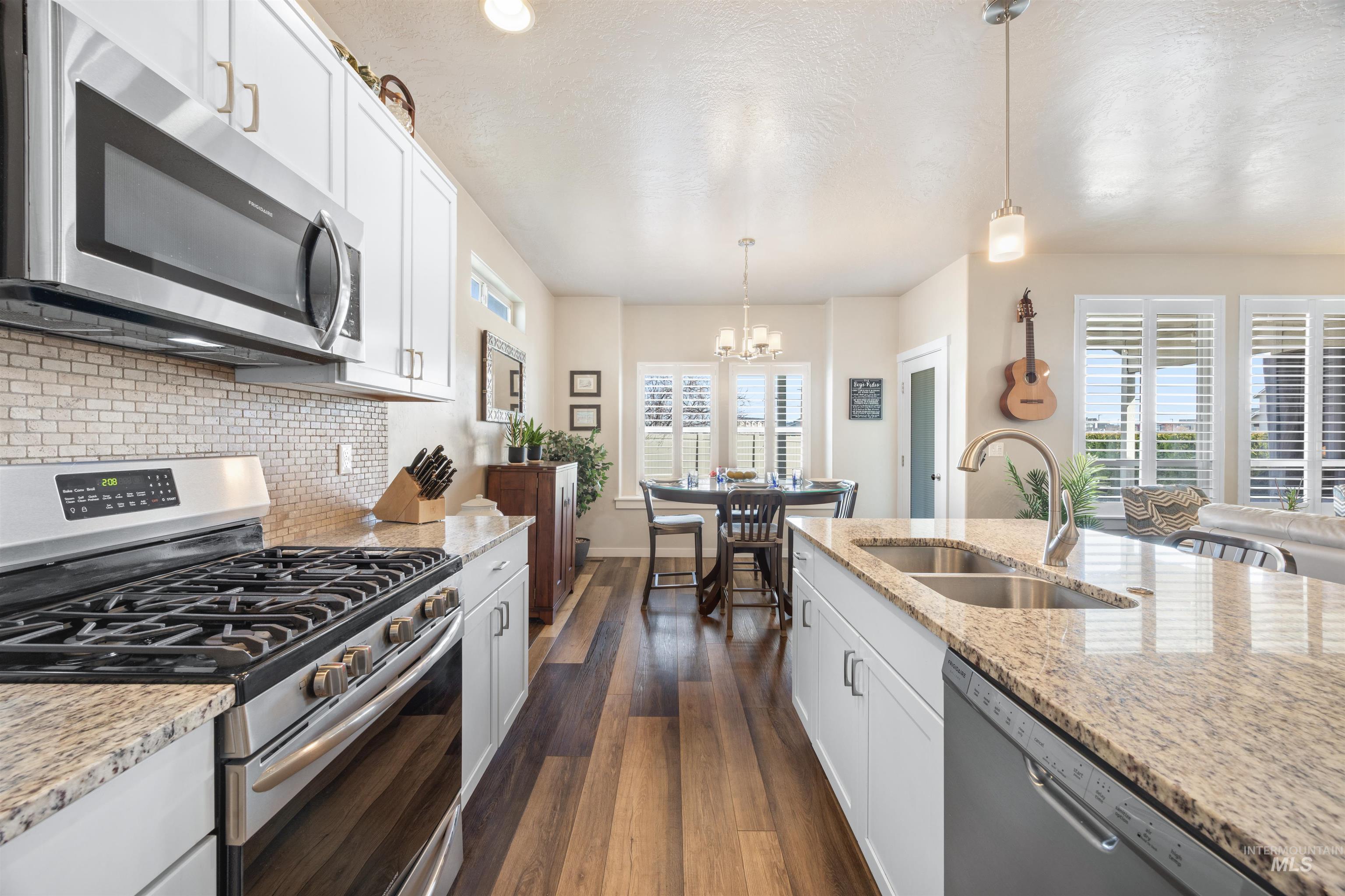 4202 W Peak Cloud Dr, Meridian, Idaho 83642, 3 Bedrooms, 2 Bathrooms, Residential For Sale, Price $484,900,MLS 98977705