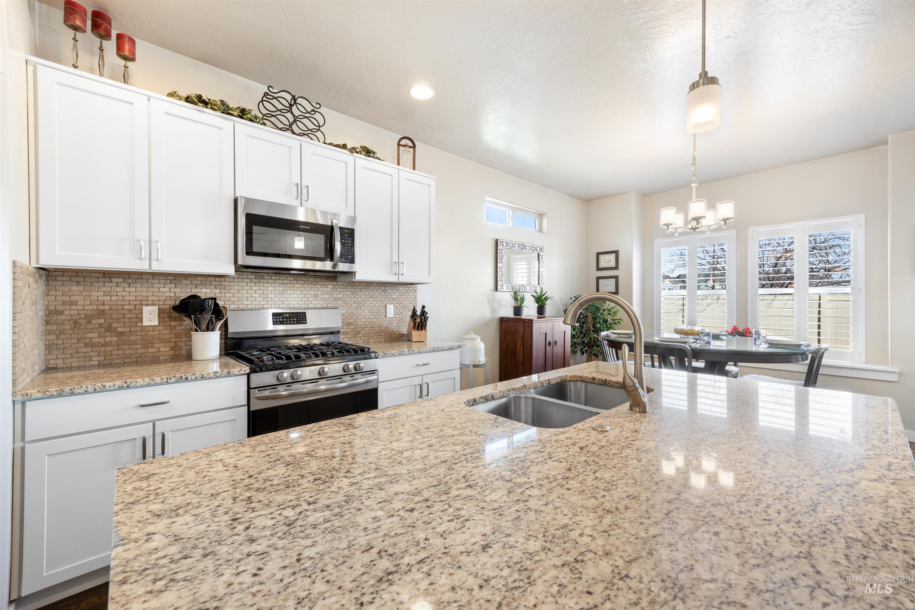 4202 W Peak Cloud Dr, Meridian, Idaho 83642, 3 Bedrooms, 2 Bathrooms, Residential For Sale, Price $484,900,MLS 98977705