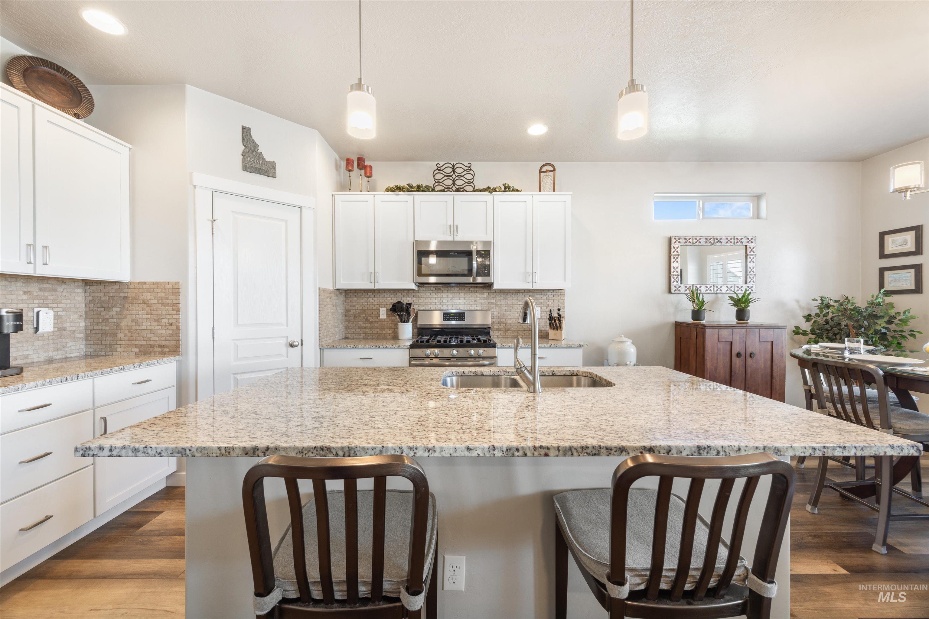 4202 W Peak Cloud Dr, Meridian, Idaho 83642, 3 Bedrooms, 2 Bathrooms, Residential For Sale, Price $484,900,MLS 98977705