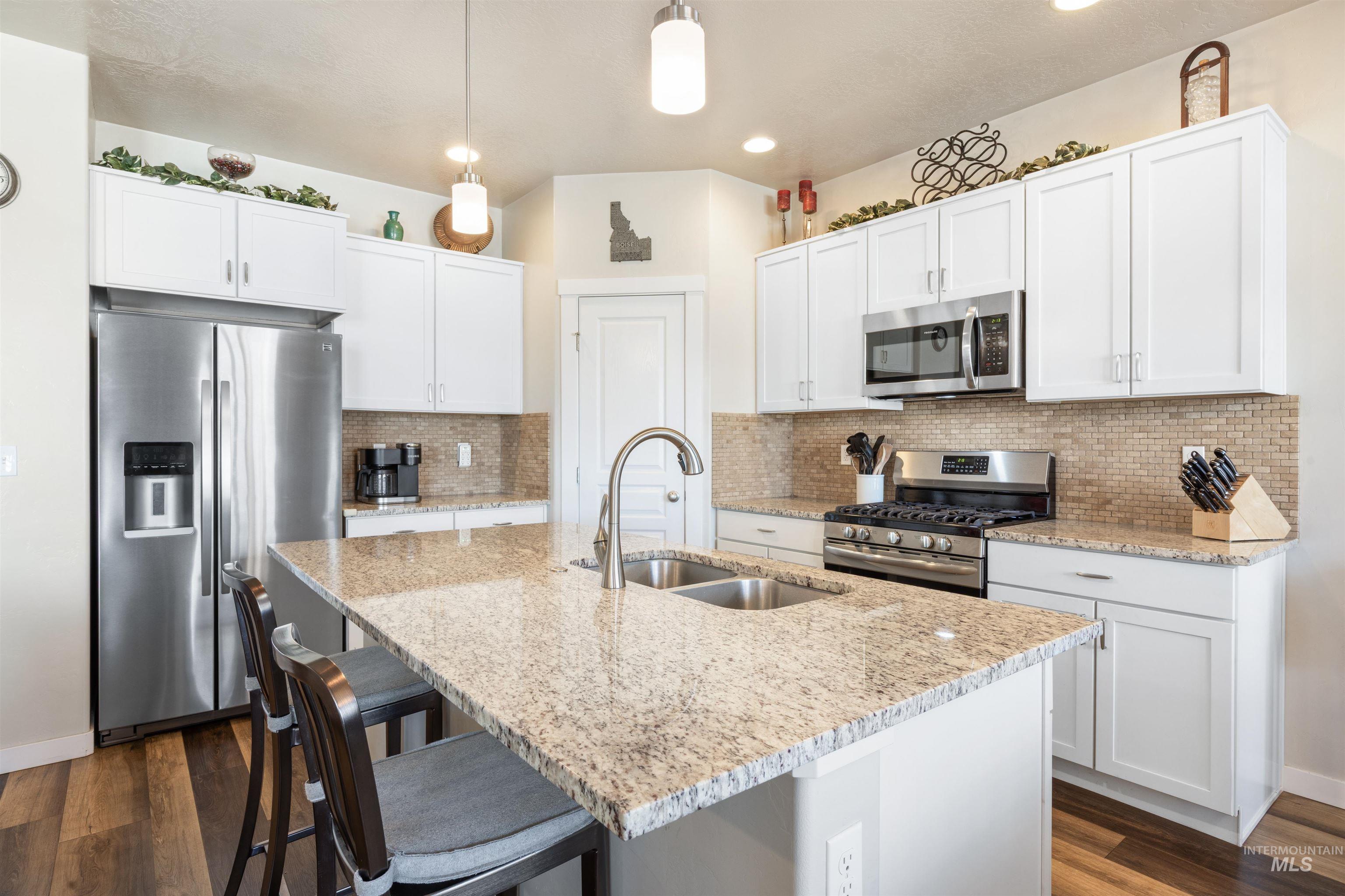 4202 W Peak Cloud Dr, Meridian, Idaho 83642, 3 Bedrooms, 2 Bathrooms, Residential For Sale, Price $484,900,MLS 98977705