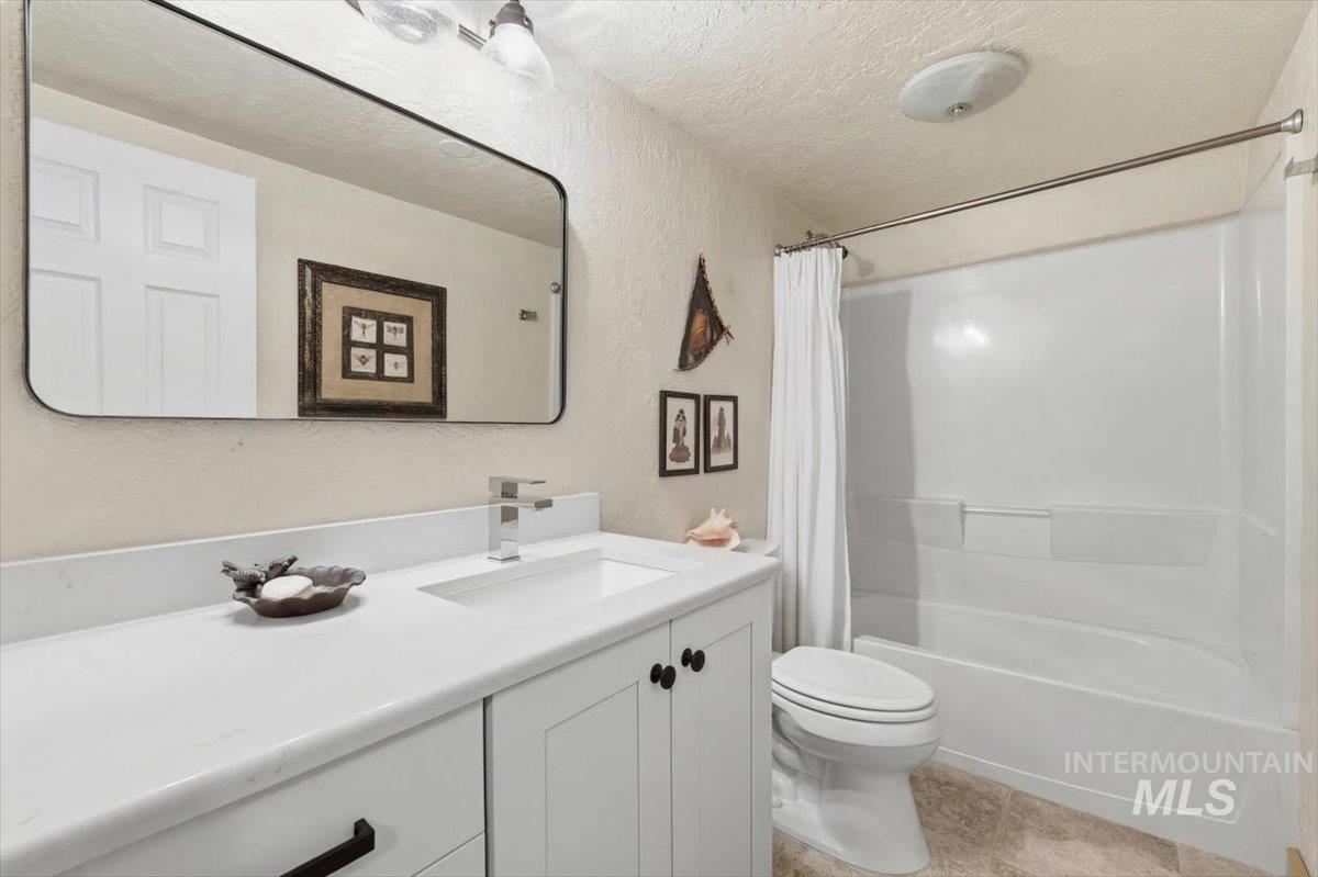 1640 S 5th W St, Mountain Home, Idaho 83647, 5 Bedrooms, 3 Bathrooms, Residential For Sale, Price $1,200,000, 98977706