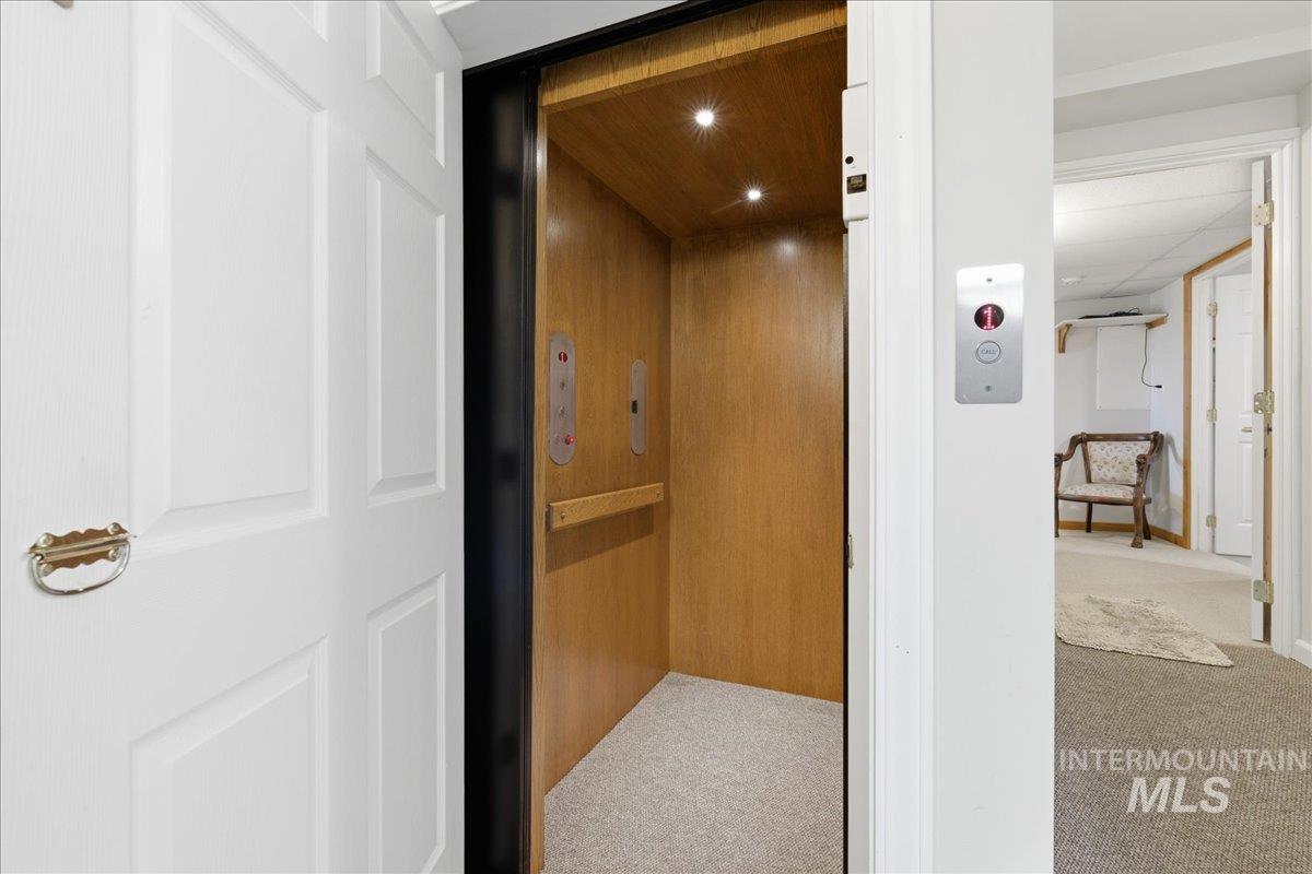 1640 S 5th W St, Mountain Home, Idaho 83647, 5 Bedrooms, 3 Bathrooms, Residential For Sale, Price $1,200,000, 98977706