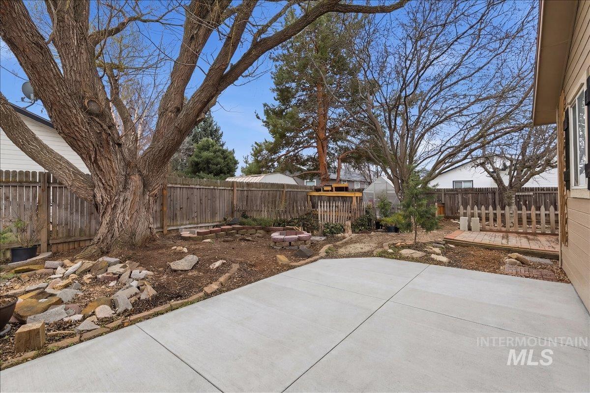 1305 N Sandlin Ave, Meridian, Idaho 83642, 3 Bedrooms, 2 Bathrooms, Residential For Sale, Price $399,900, 98977707