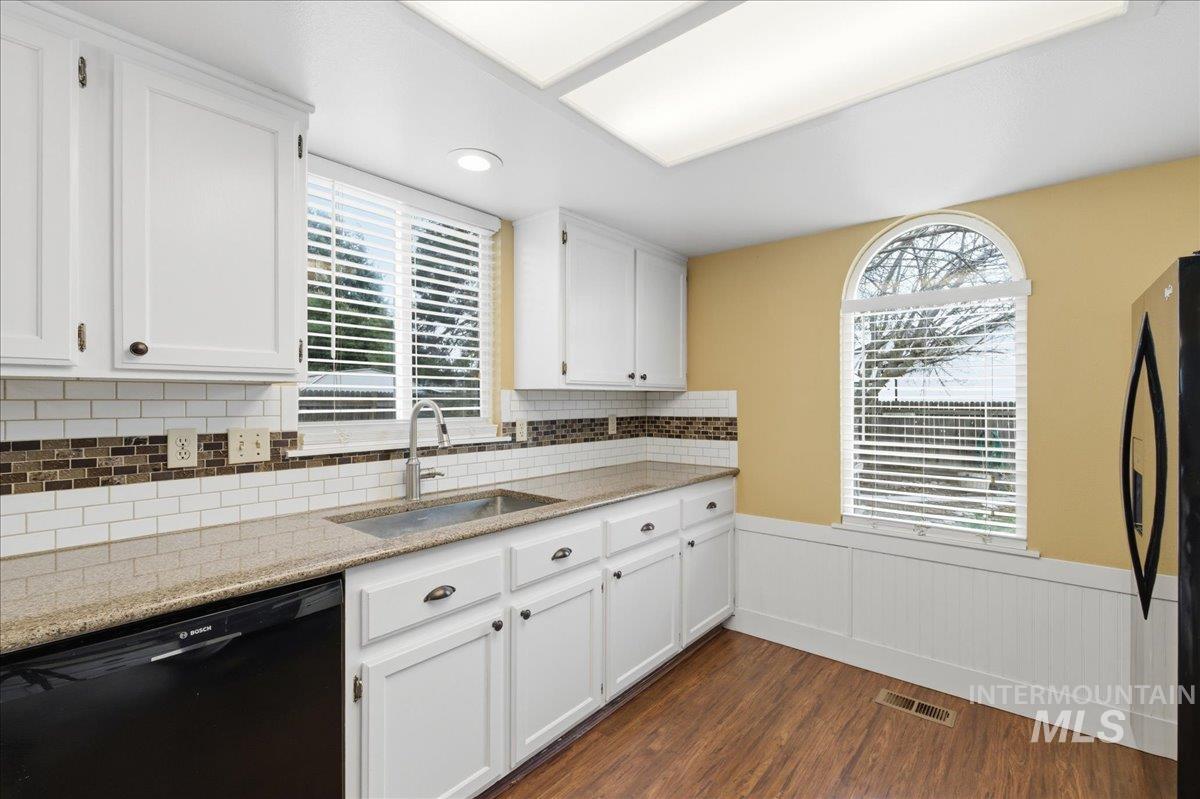 1305 N Sandlin Ave, Meridian, Idaho 83642, 3 Bedrooms, 2 Bathrooms, Residential For Sale, Price $399,900, 98977707