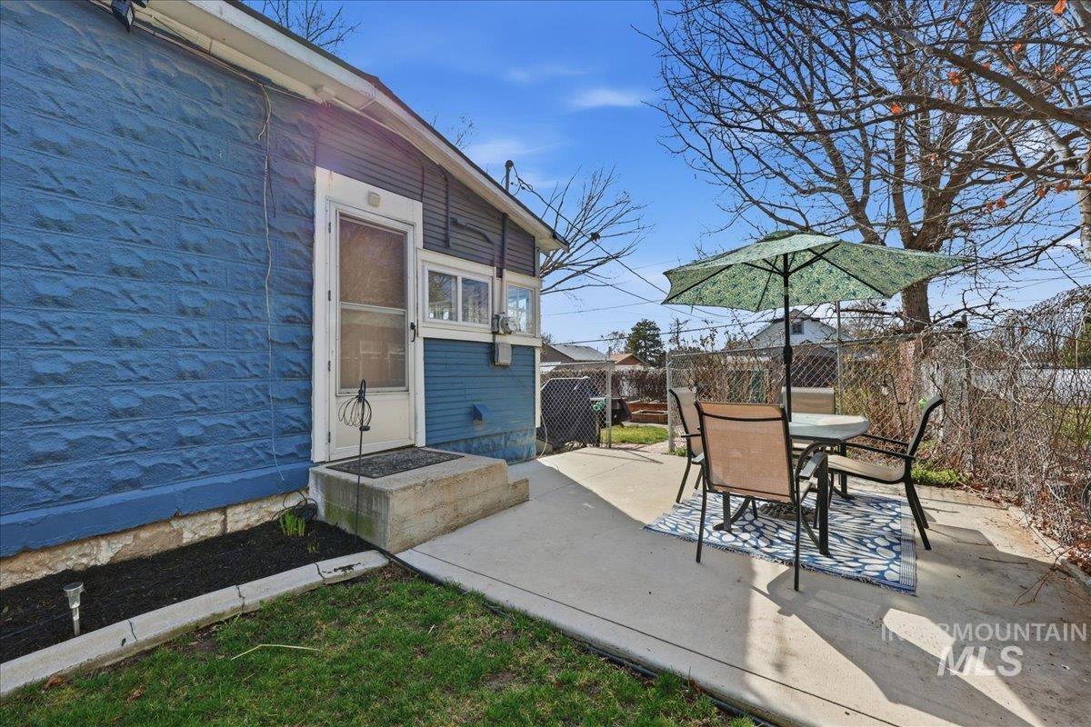 1214 Everett St, Caldwell, Idaho 83605, 2 Bedrooms, 1 Bathroom, Residential For Sale, Price $289,900, 98977709