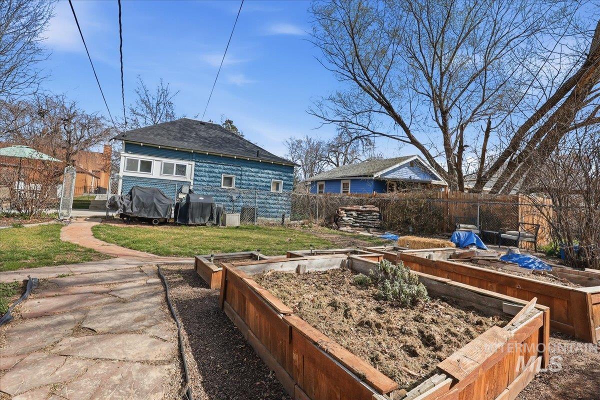 1214 Everett St, Caldwell, Idaho 83605, 2 Bedrooms, 1 Bathroom, Residential For Sale, Price $289,900, 98977709