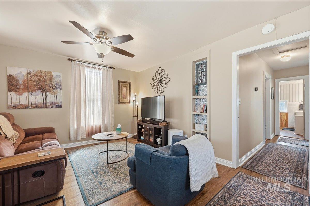 1214 Everett St, Caldwell, Idaho 83605, 2 Bedrooms, 1 Bathroom, Residential For Sale, Price $289,900, 98977709