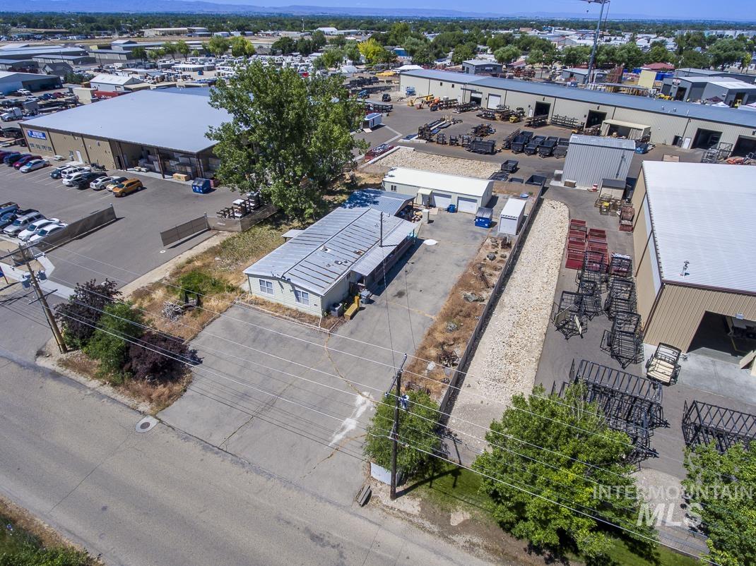 511 N 39th St, Nampa, Idaho 83687, 3 Bedrooms, 2 Bathrooms, Residential Income For Sale, Price $425,000,MLS 98977710