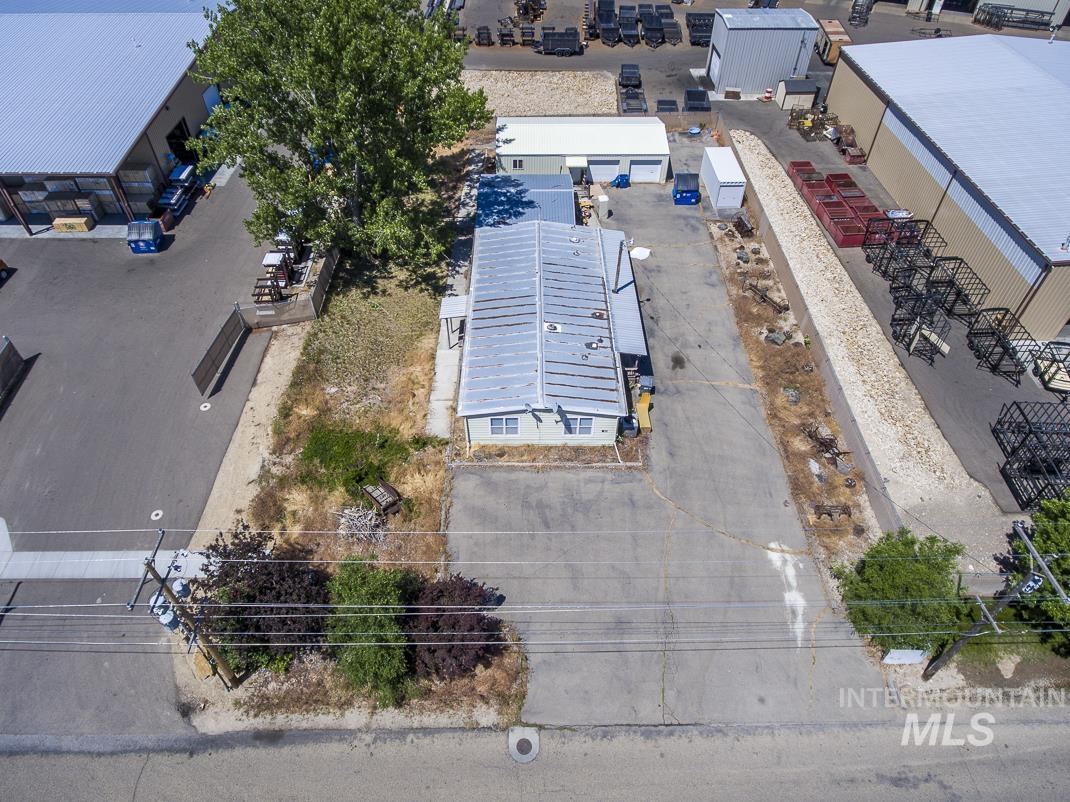 511 N 39th St, Nampa, Idaho 83687, 3 Bedrooms, 2 Bathrooms, Residential Income For Sale, Price $425,000,MLS 98977710