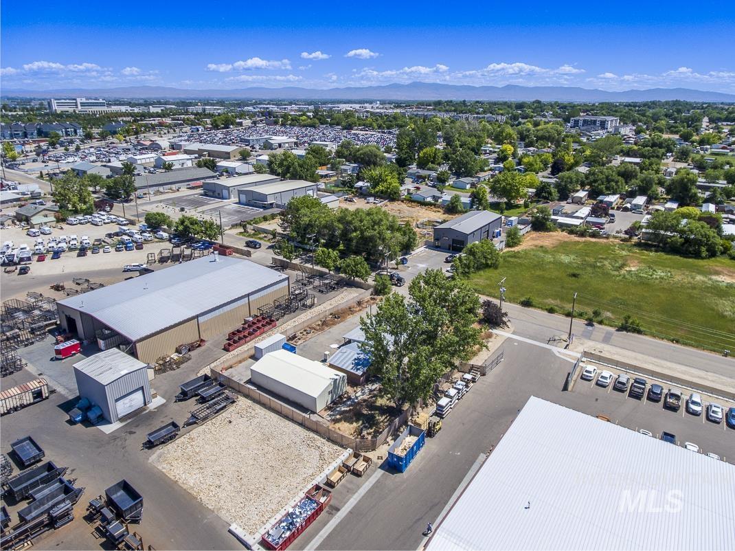 511 N 39th St, Nampa, Idaho 83687, 3 Bedrooms, 2 Bathrooms, Residential Income For Sale, Price $425,000,MLS 98977710