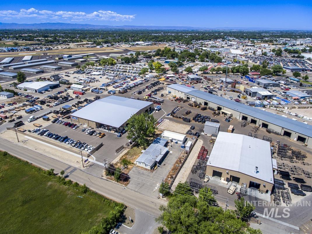 511 N 39th St, Nampa, Idaho 83687, 3 Bedrooms, 2 Bathrooms, Residential Income For Sale, Price $425,000,MLS 98977710