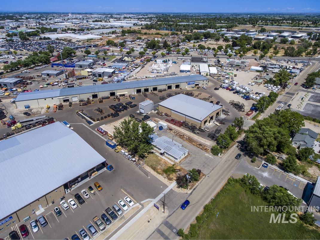 511 N 39th St, Nampa, Idaho 83687, 3 Bedrooms, 2 Bathrooms, Residential Income For Sale, Price $425,000,MLS 98977710