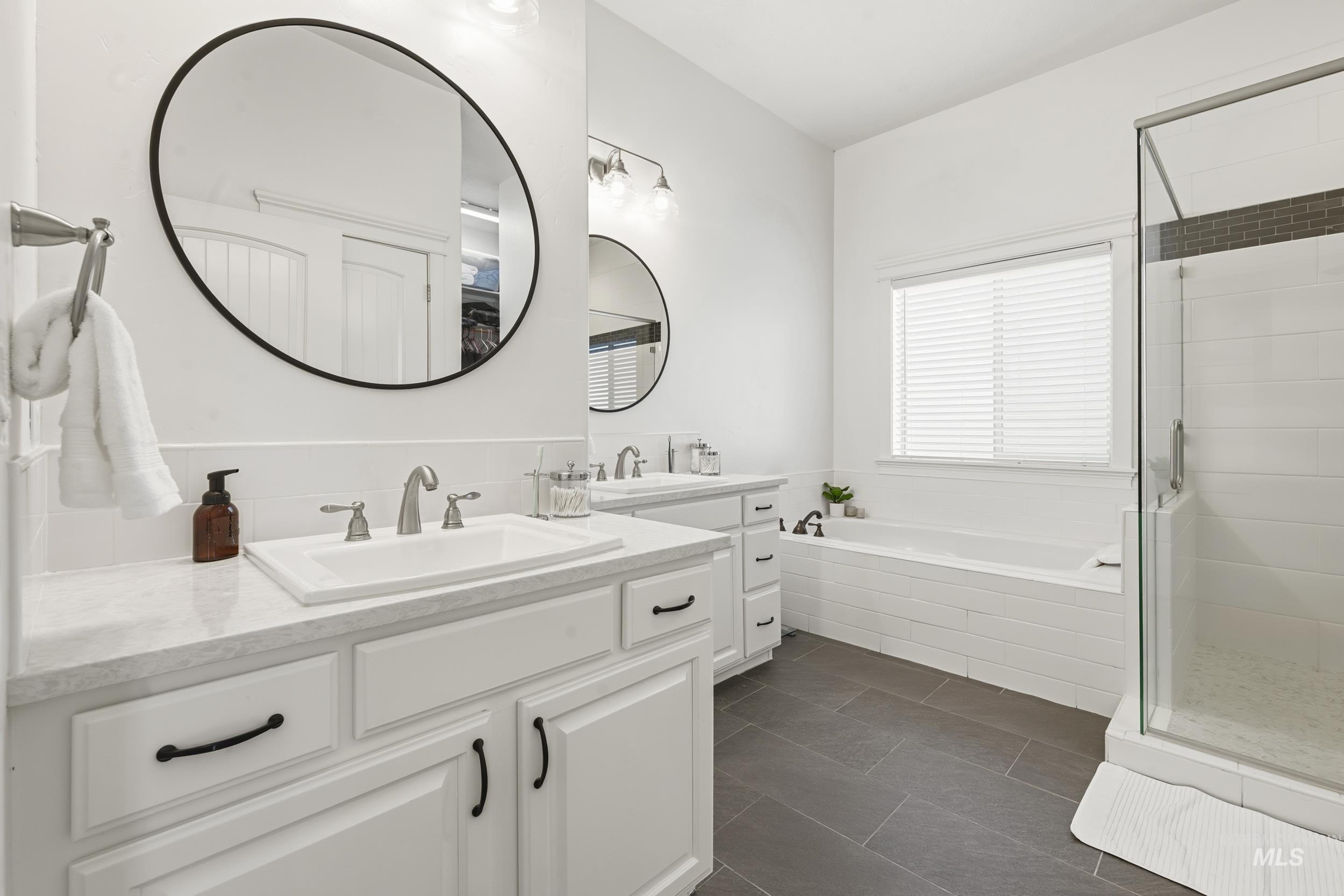 2224 W Root Creek St., Meridian, Idaho 83646, 5 Bedrooms, 4.5 Bathrooms, Residential For Sale, Price $840,000,MLS 98977711