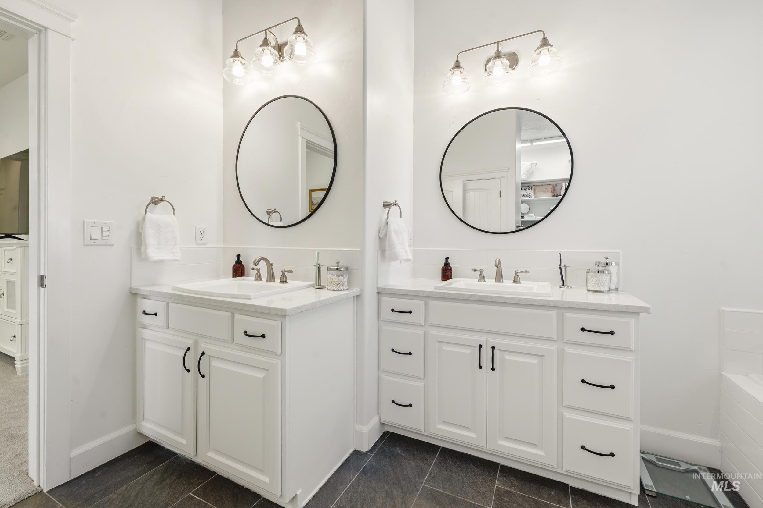 2224 W Root Creek St., Meridian, Idaho 83646, 5 Bedrooms, 4.5 Bathrooms, Residential For Sale, Price $840,000, 98977711