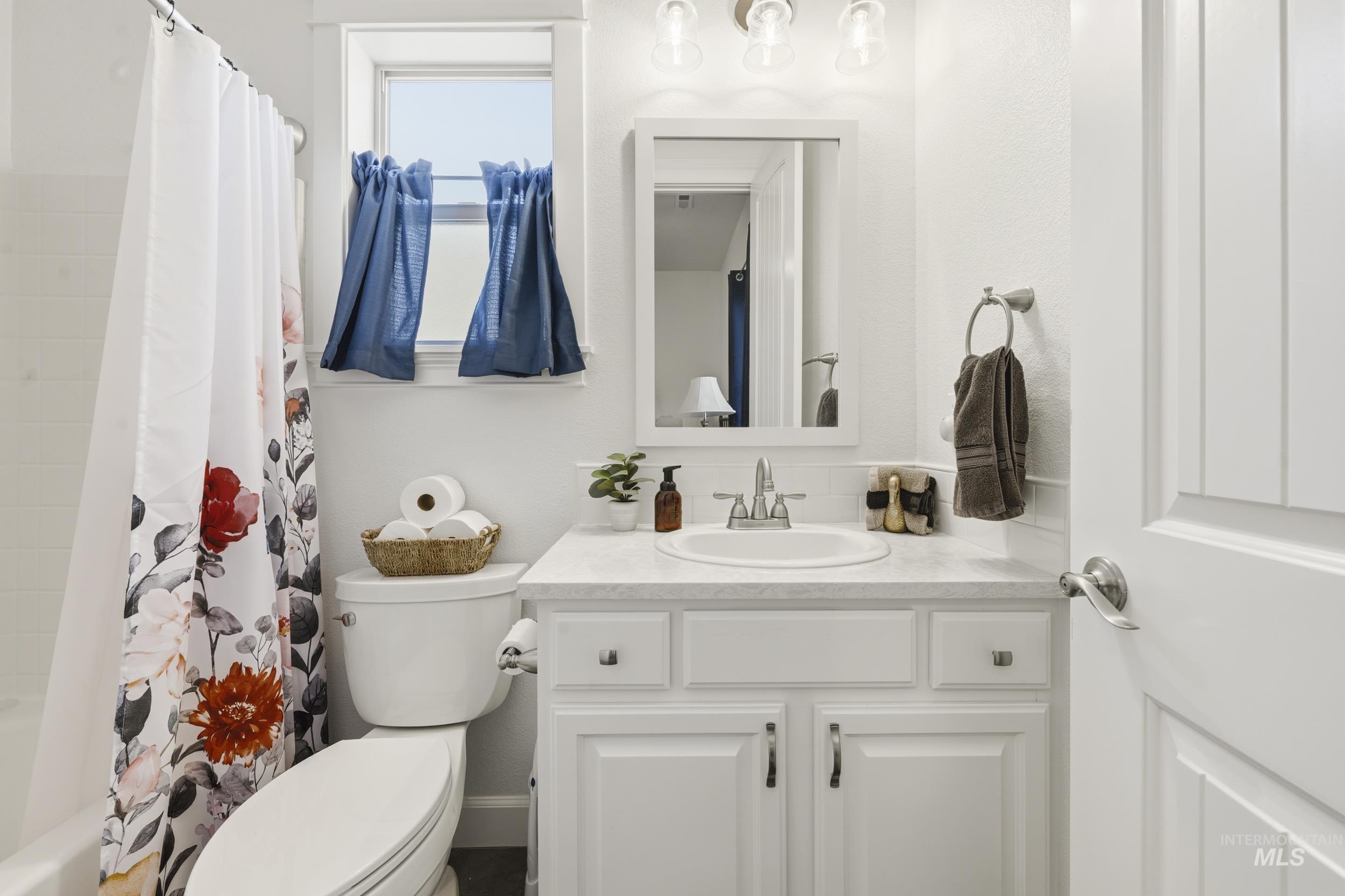 2224 W Root Creek St., Meridian, Idaho 83646, 5 Bedrooms, 4.5 Bathrooms, Residential For Sale, Price $840,000,MLS 98977711