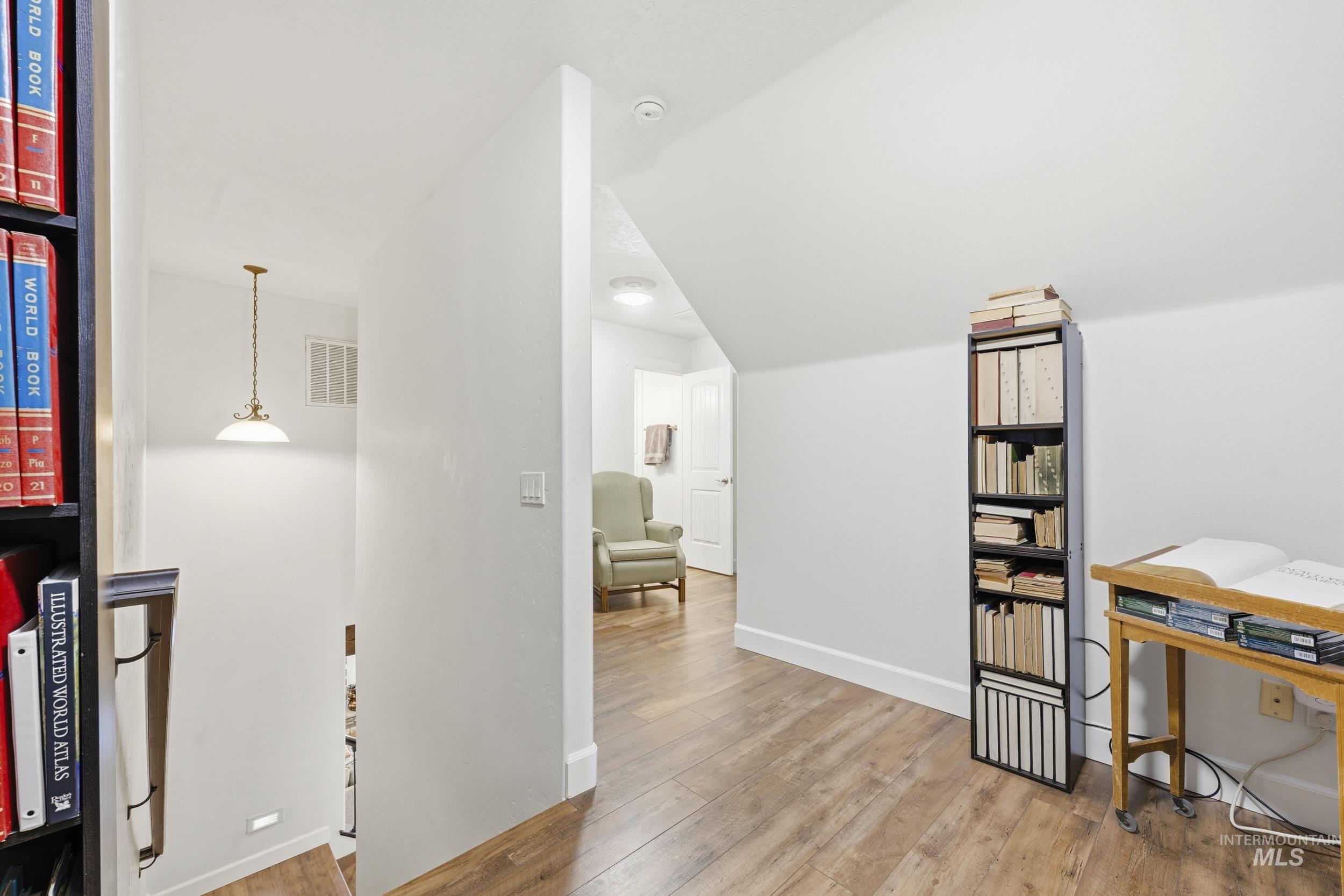 2224 W Root Creek St., Meridian, Idaho 83646, 5 Bedrooms, 4.5 Bathrooms, Residential For Sale, Price $840,000,MLS 98977711