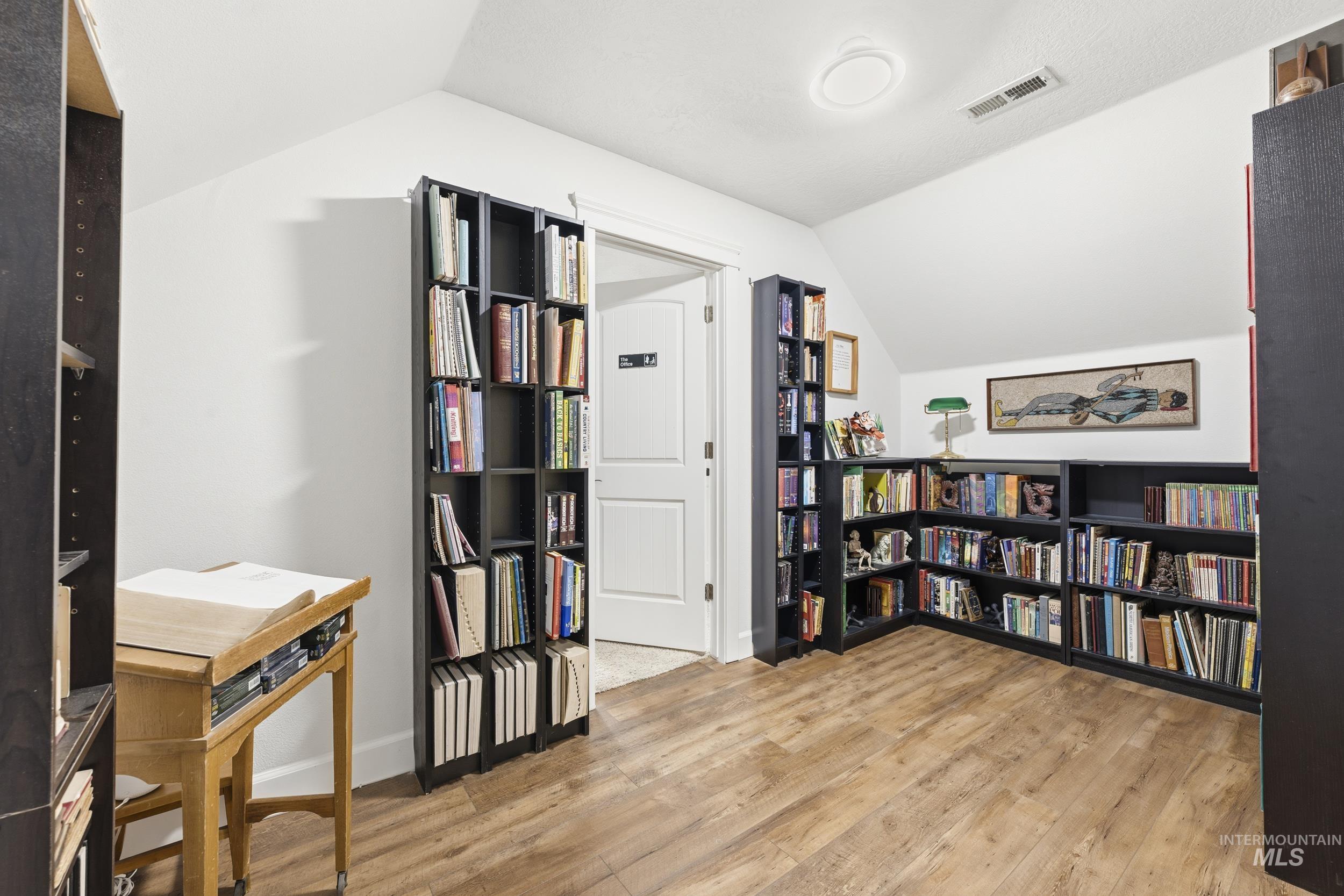 2224 W Root Creek St., Meridian, Idaho 83646, 5 Bedrooms, 4.5 Bathrooms, Residential For Sale, Price $840,000,MLS 98977711