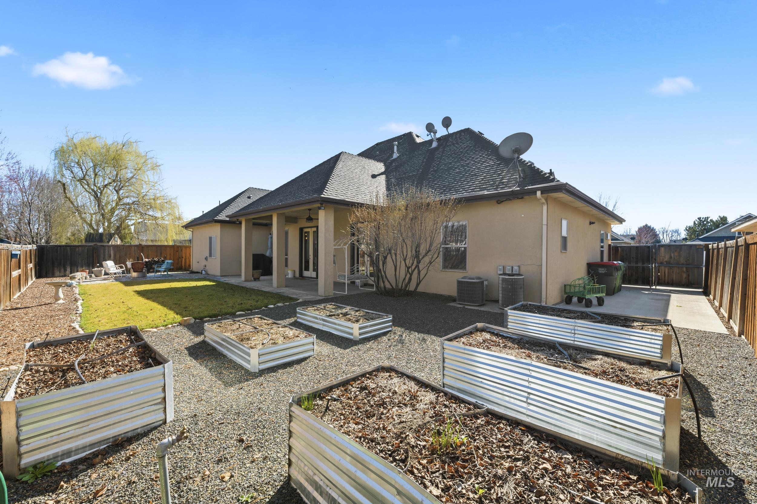 2224 W Root Creek St., Meridian, Idaho 83646, 5 Bedrooms, 4.5 Bathrooms, Residential For Sale, Price $840,000,MLS 98977711