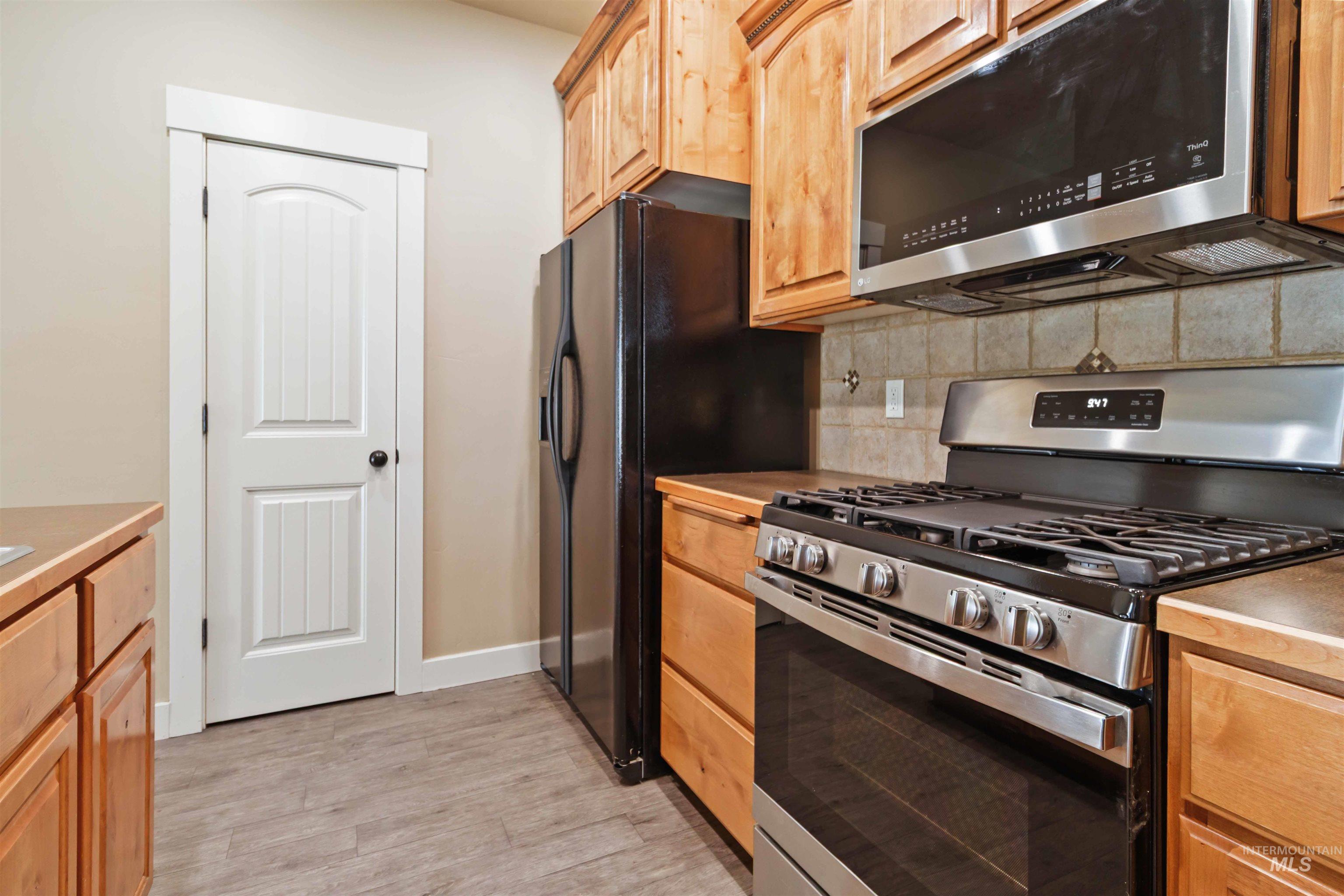 2000 S Belknap Loop, Nampa, Idaho 83686, 3 Bedrooms, 2 Bathrooms, Residential For Sale, Price $436,000,MLS 98977712