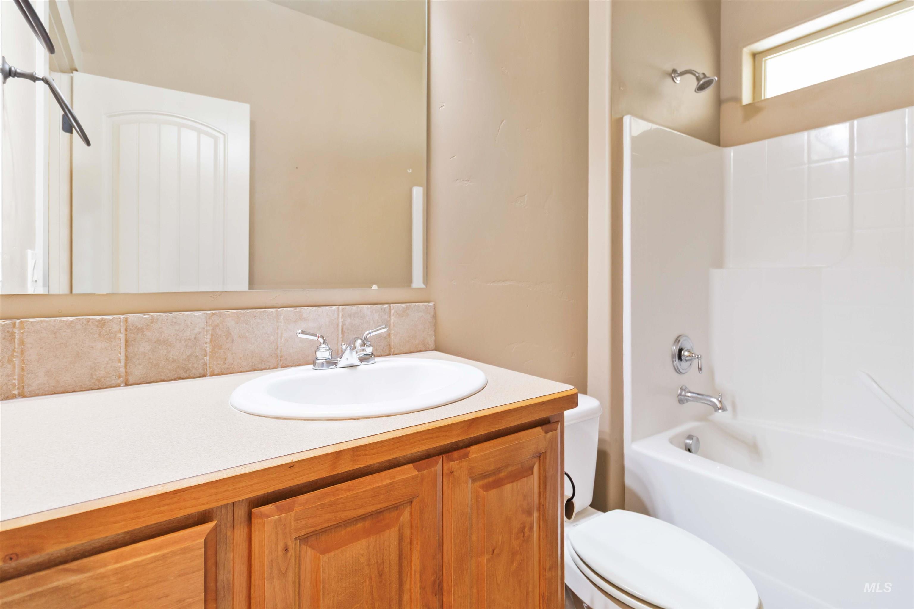 2000 S Belknap Loop, Nampa, Idaho 83686, 3 Bedrooms, 2 Bathrooms, Residential For Sale, Price $436,000,MLS 98977712