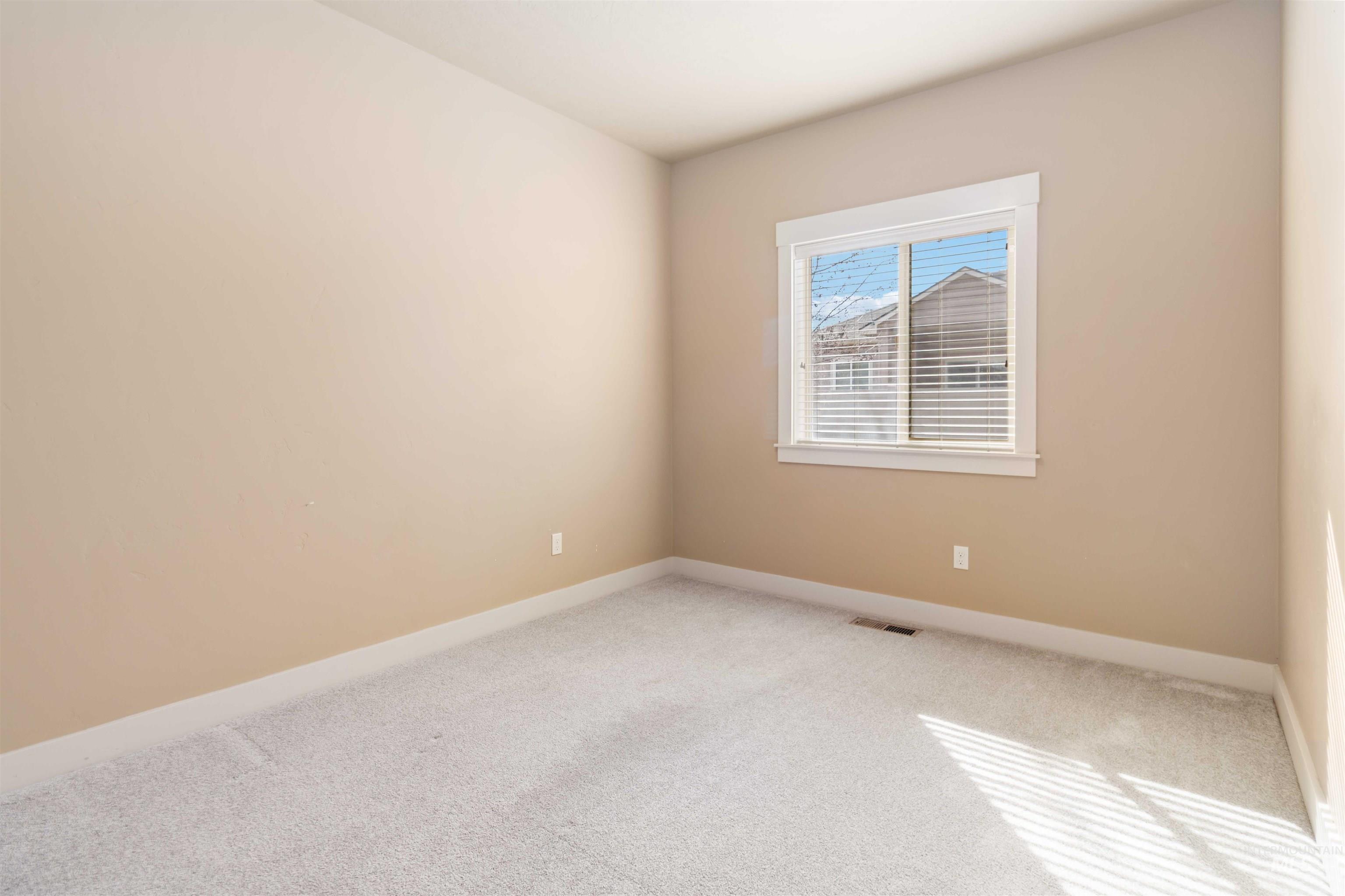 2000 S Belknap Loop, Nampa, Idaho 83686, 3 Bedrooms, 2 Bathrooms, Residential For Sale, Price $436,000,MLS 98977712