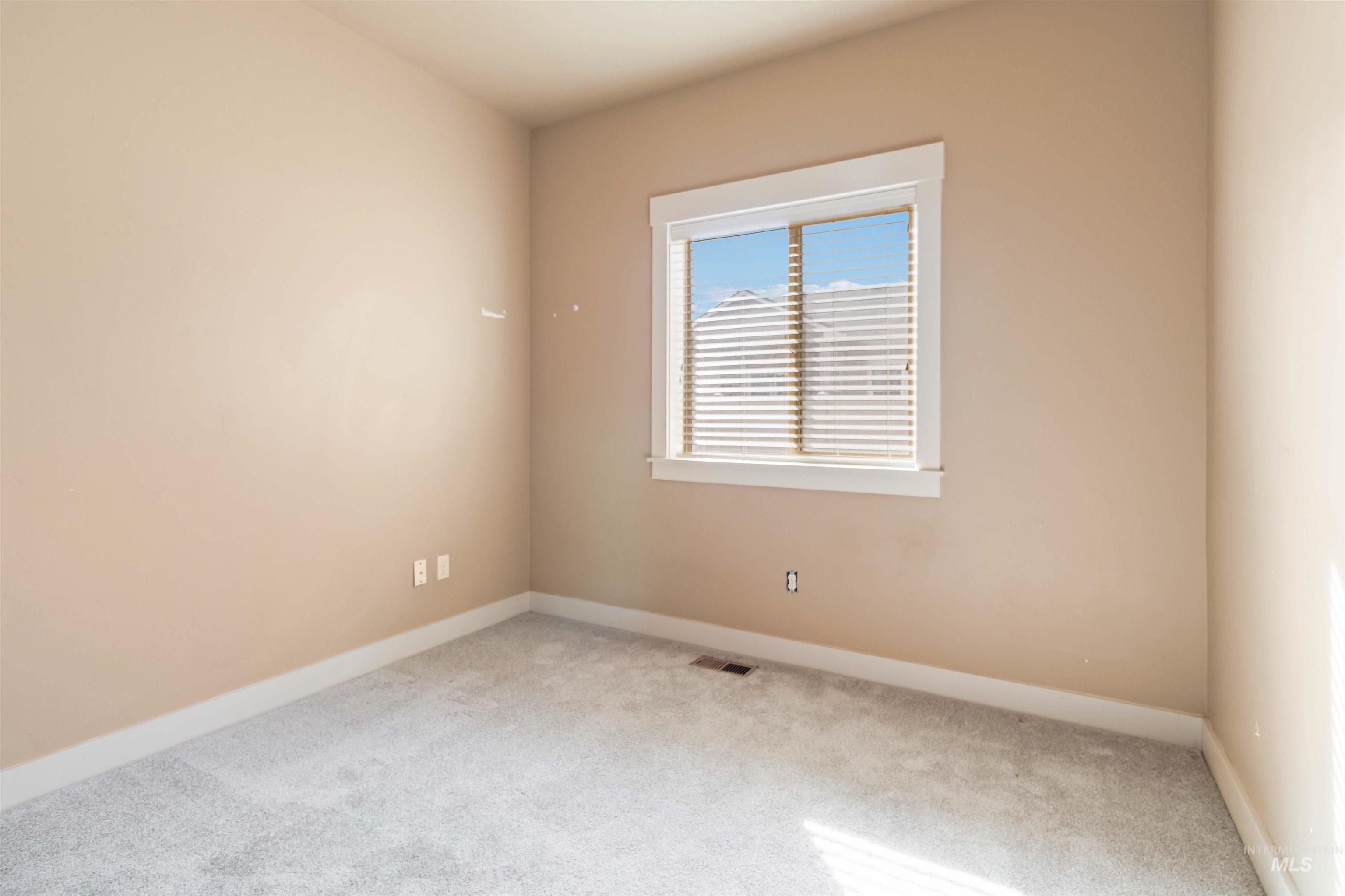 2000 S Belknap Loop, Nampa, Idaho 83686, 3 Bedrooms, 2 Bathrooms, Residential For Sale, Price $436,000,MLS 98977712