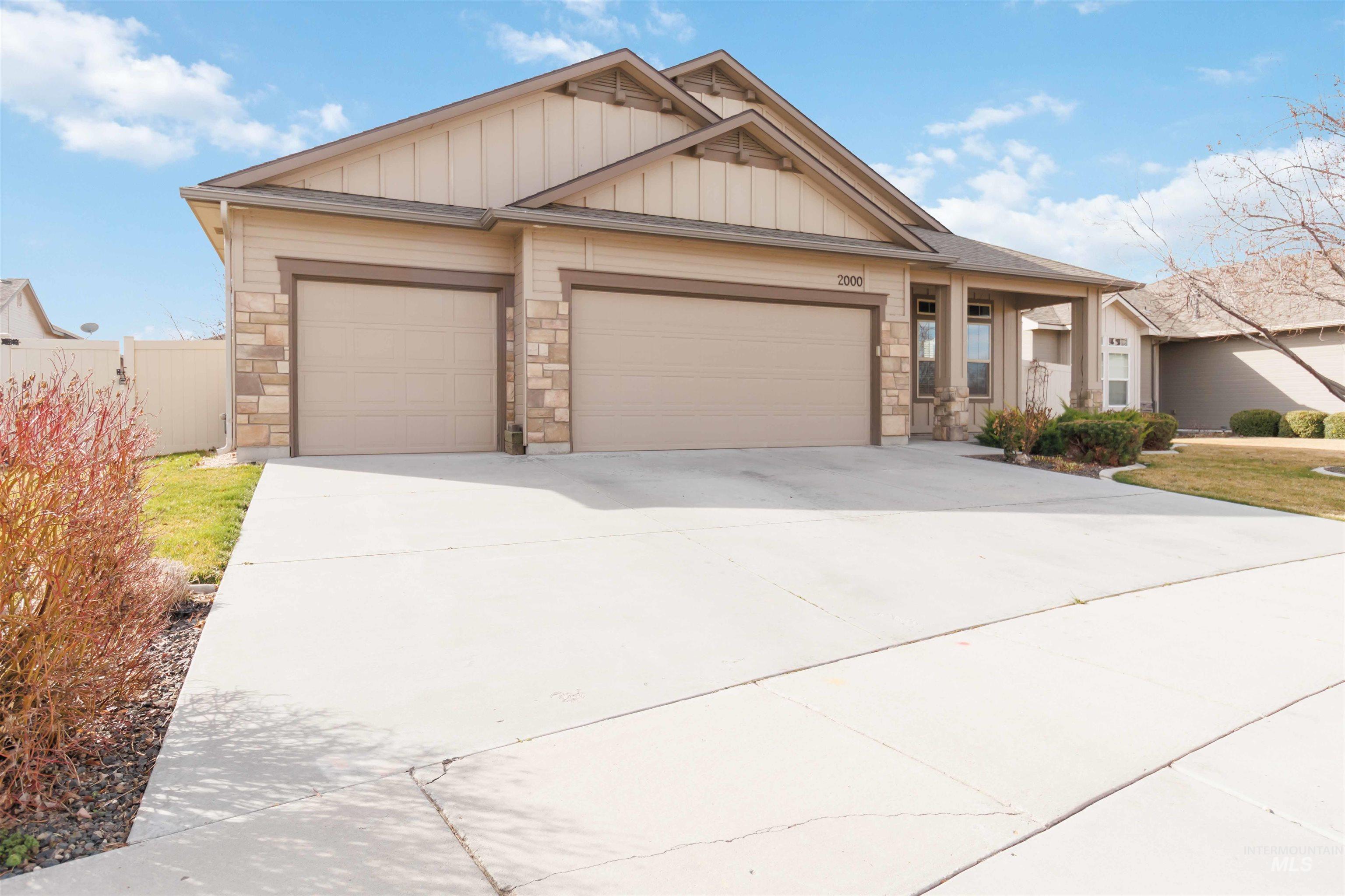 2000 S Belknap Loop, Nampa, Idaho 83686, 3 Bedrooms, 2 Bathrooms, Residential For Sale, Price $436,000,MLS 98977712