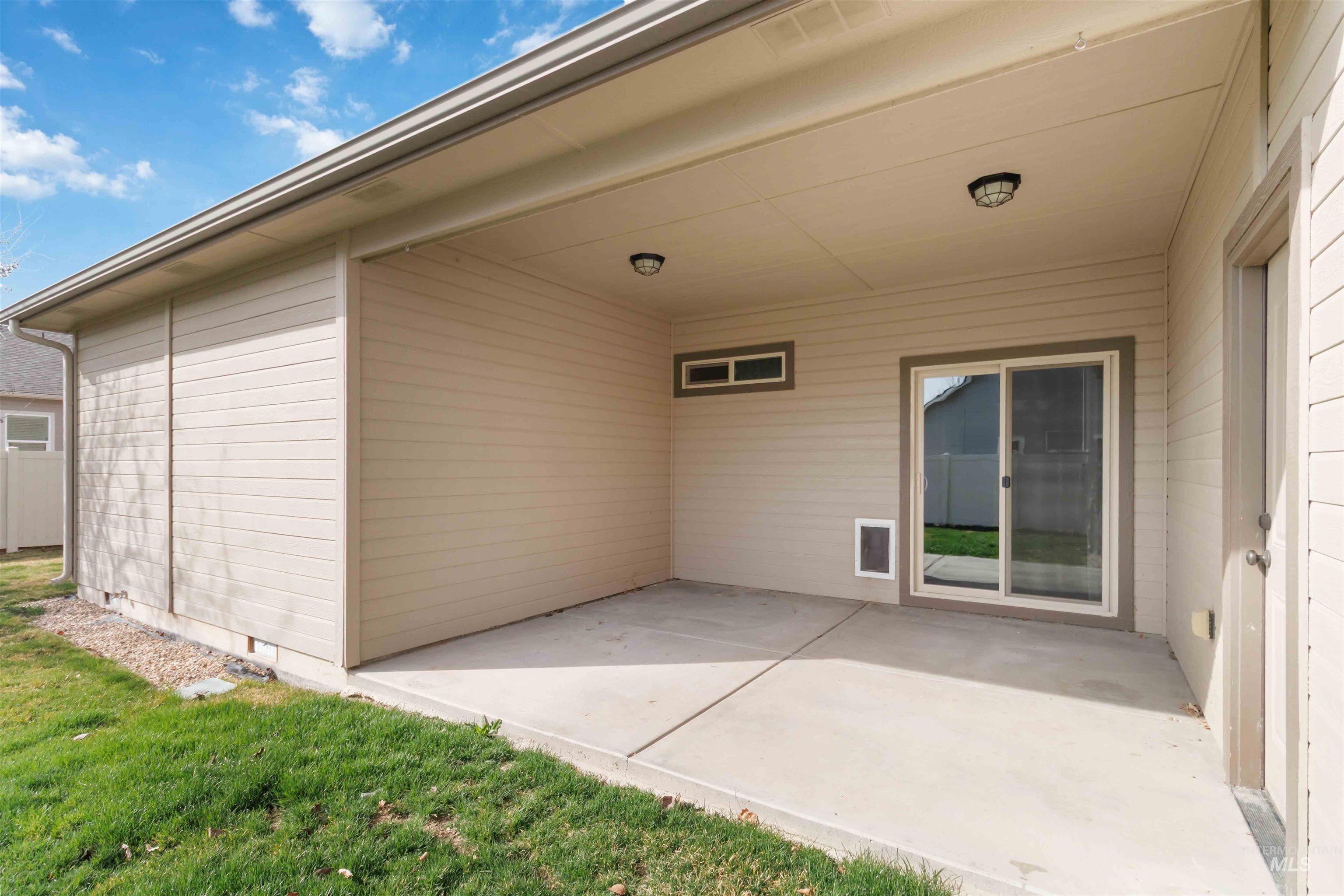2000 S Belknap Loop, Nampa, Idaho 83686, 3 Bedrooms, 2 Bathrooms, Residential For Sale, Price $436,000,MLS 98977712