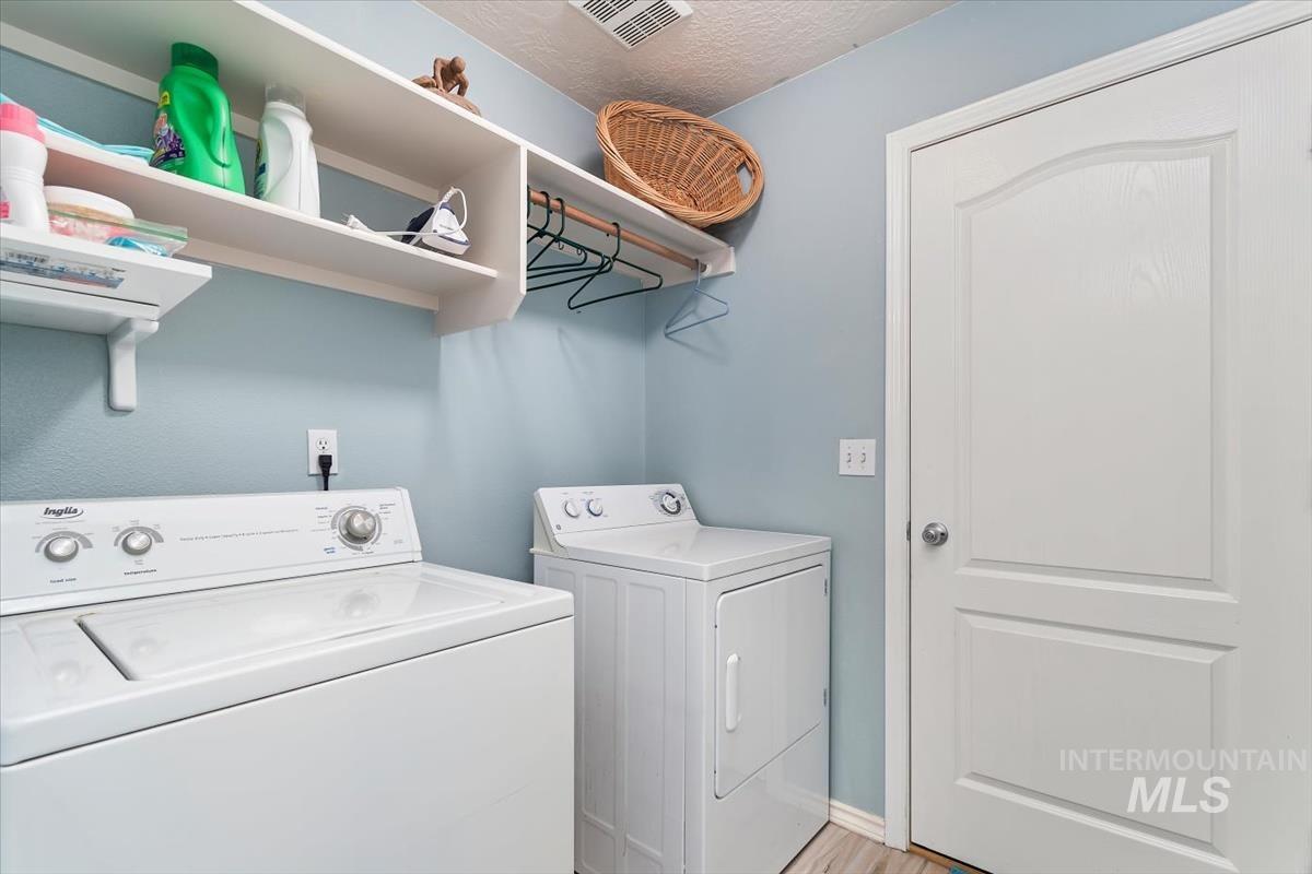 1418 W Aberdeen Ave, Nampa, Idaho 83686-9347, 3 Bedrooms, 2 Bathrooms, Residential For Sale, Price $359,900, 98977714