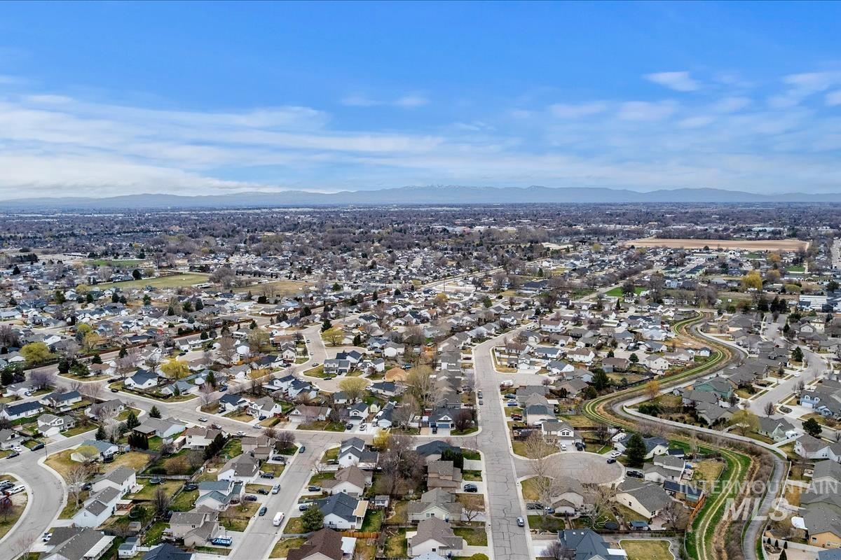 1418 W Aberdeen Ave, Nampa, Idaho 83686-9347, 3 Bedrooms, 2 Bathrooms, Residential For Sale, Price $359,900, 98977714