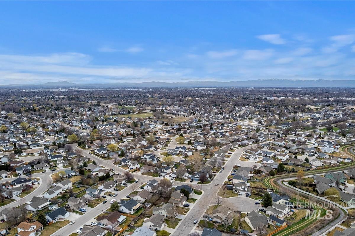 1418 W Aberdeen Ave, Nampa, Idaho 83686-9347, 3 Bedrooms, 2 Bathrooms, Residential For Sale, Price $359,900, 98977714