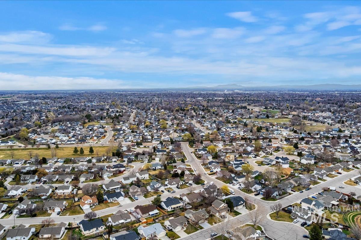 1418 W Aberdeen Ave, Nampa, Idaho 83686-9347, 3 Bedrooms, 2 Bathrooms, Residential For Sale, Price $359,900, 98977714