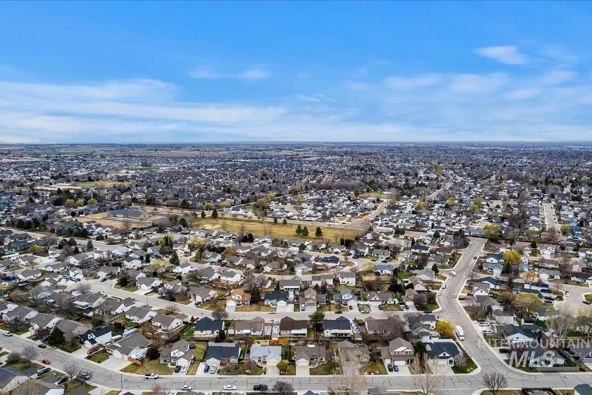 1418 W Aberdeen Ave, Nampa, Idaho 83686-9347, 3 Bedrooms, 2 Bathrooms, Residential For Sale, Price $359,900, 98977714